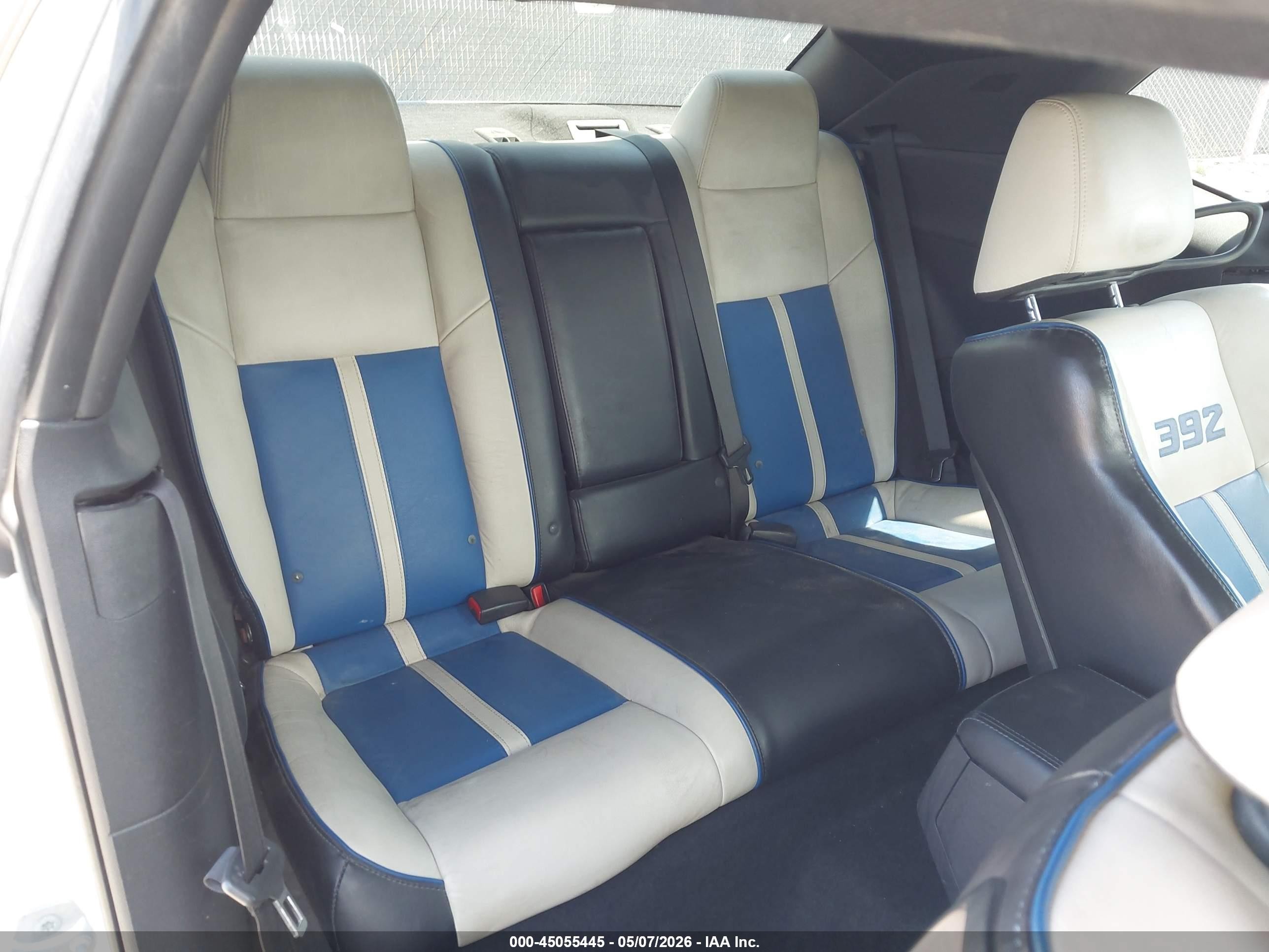2011 Dodge Challenger Srt8 Белый vin: 2B3CJ7DJ7BH509783