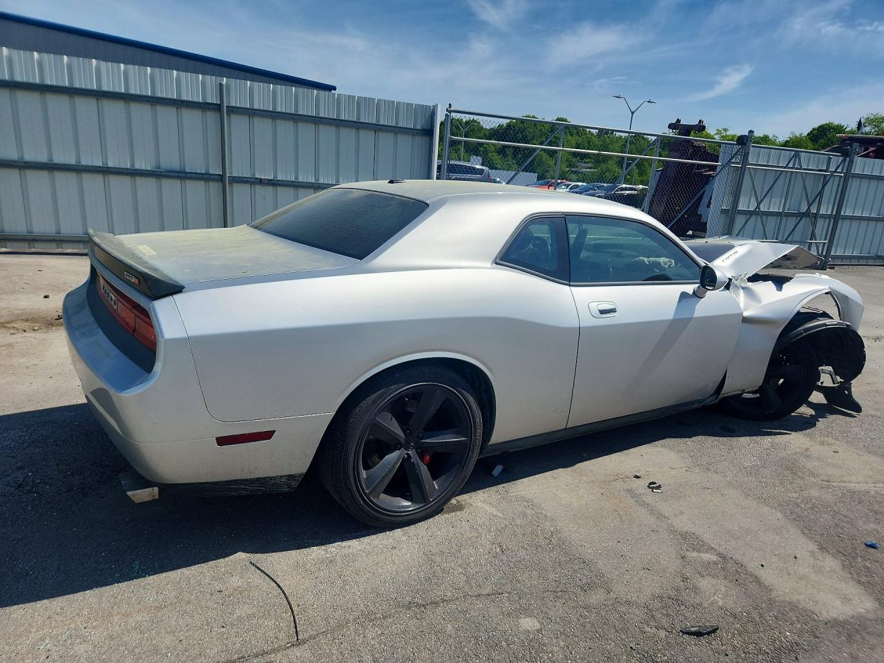 2010 Dodge Challenger Srt-8 Silver vin: 2B3CJ7DW9AH110318