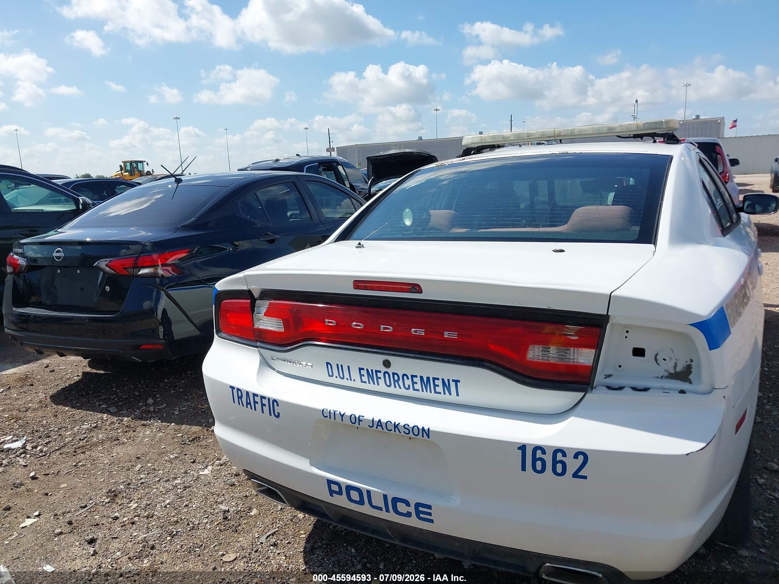 2011 Dodge Charger Police White vin: 2B3CL1CT3BH582305