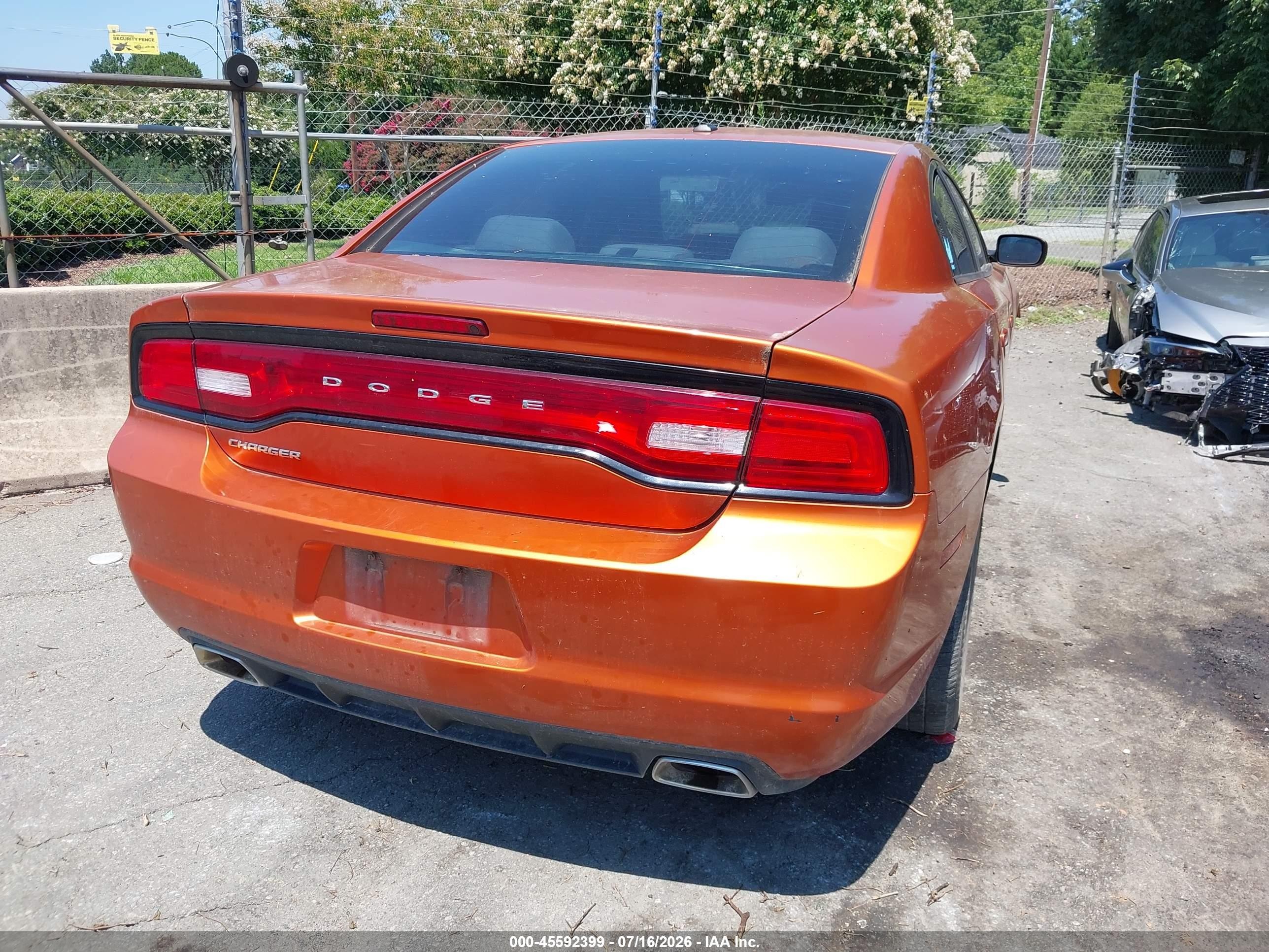 2011 Dodge Charger Orange vin: 2B3CL3CG1BH566232