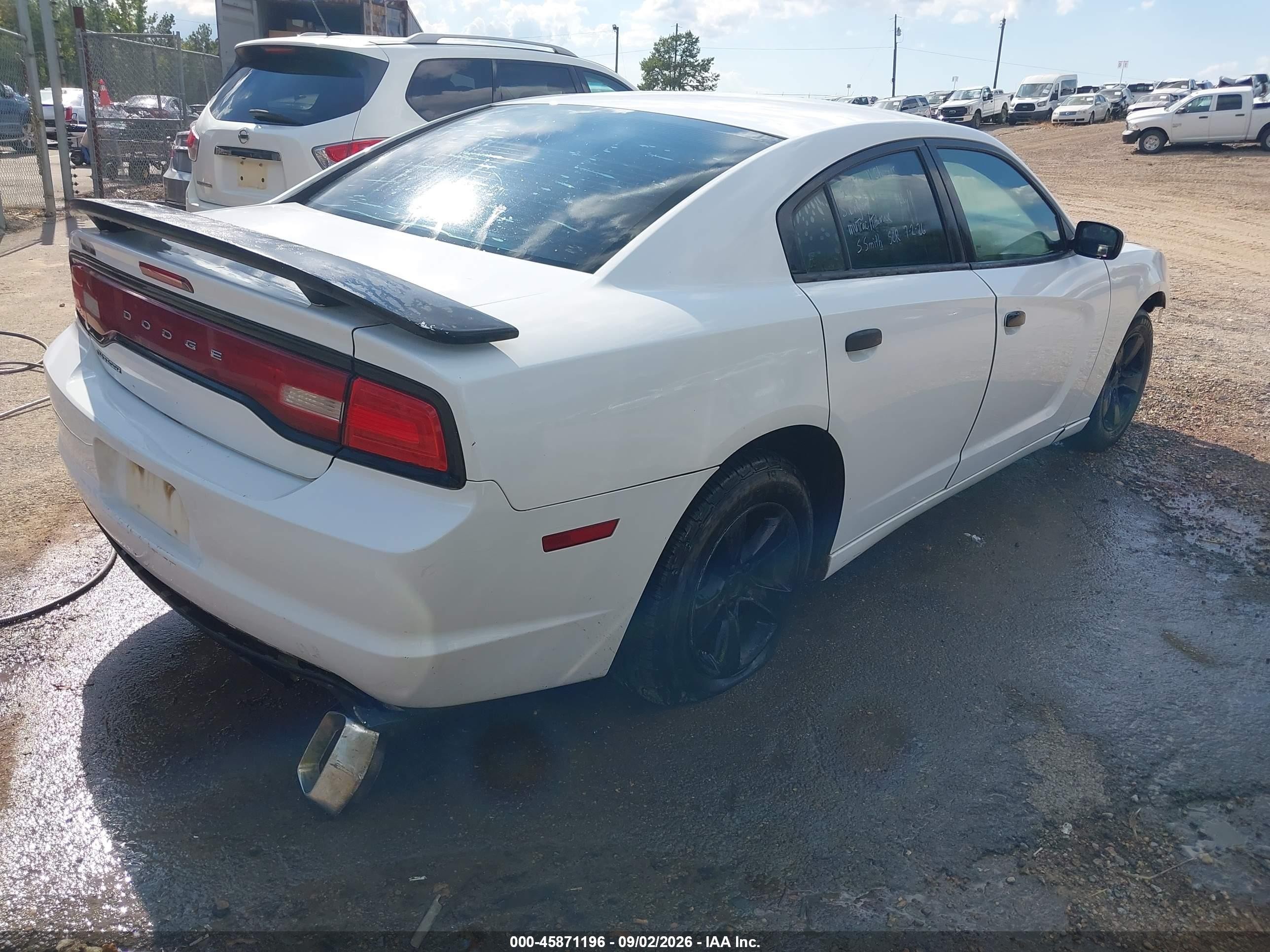 2011 Dodge Charger   Белый vin: 2B3CL3CG2BH504127