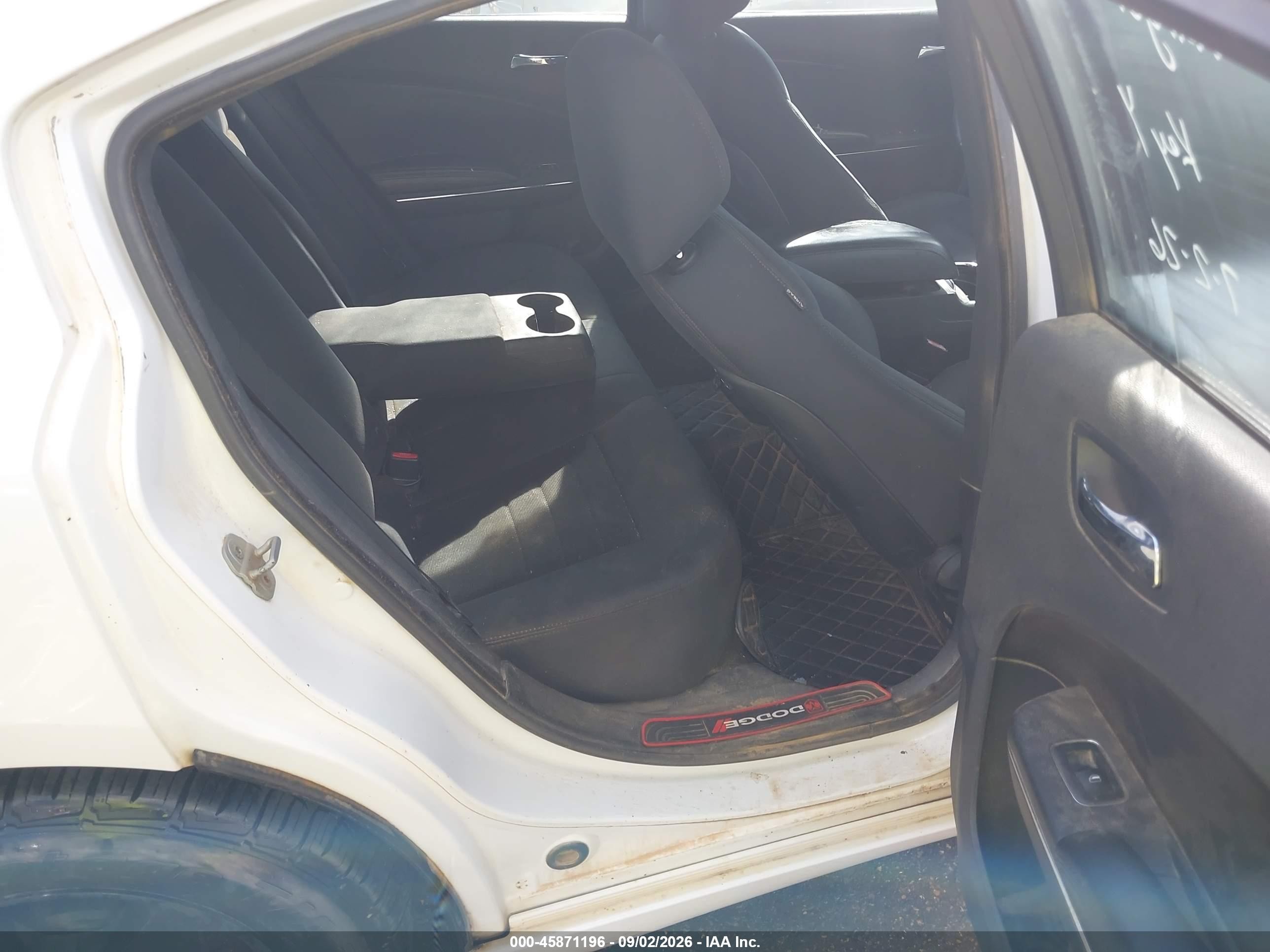 2011 Dodge Charger   Белый vin: 2B3CL3CG2BH504127