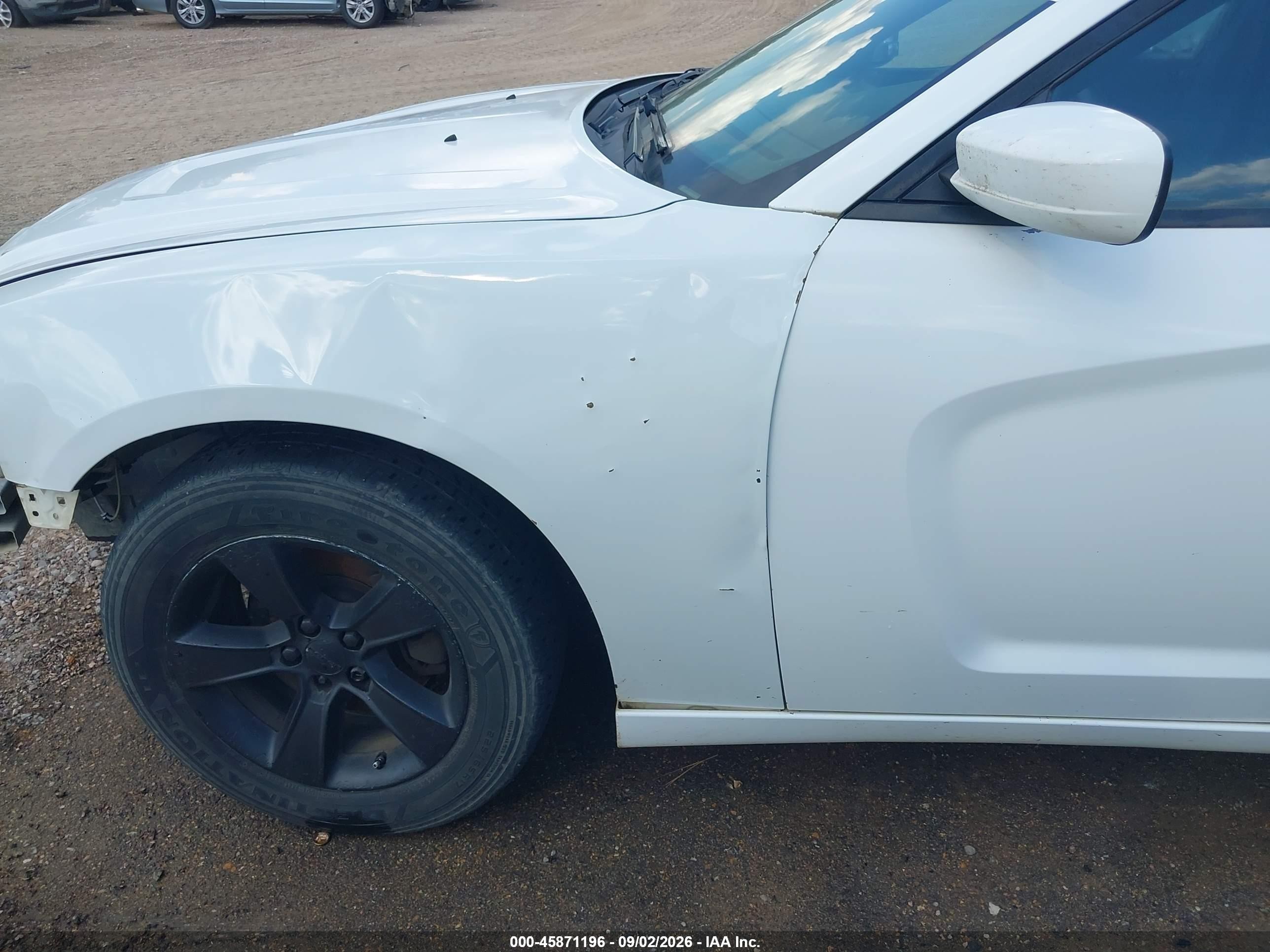 2011 Dodge Charger   Белый vin: 2B3CL3CG2BH504127