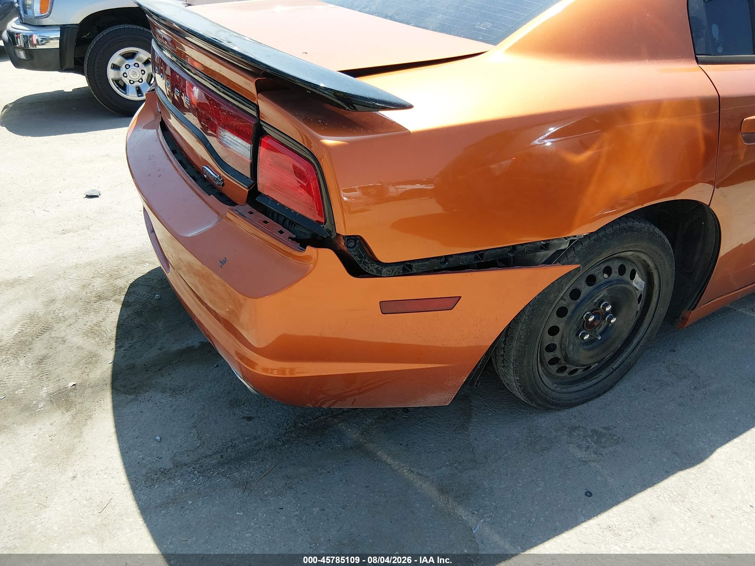 2011 Dodge Charger   Orange vin: 2B3CL3CG2BH505424