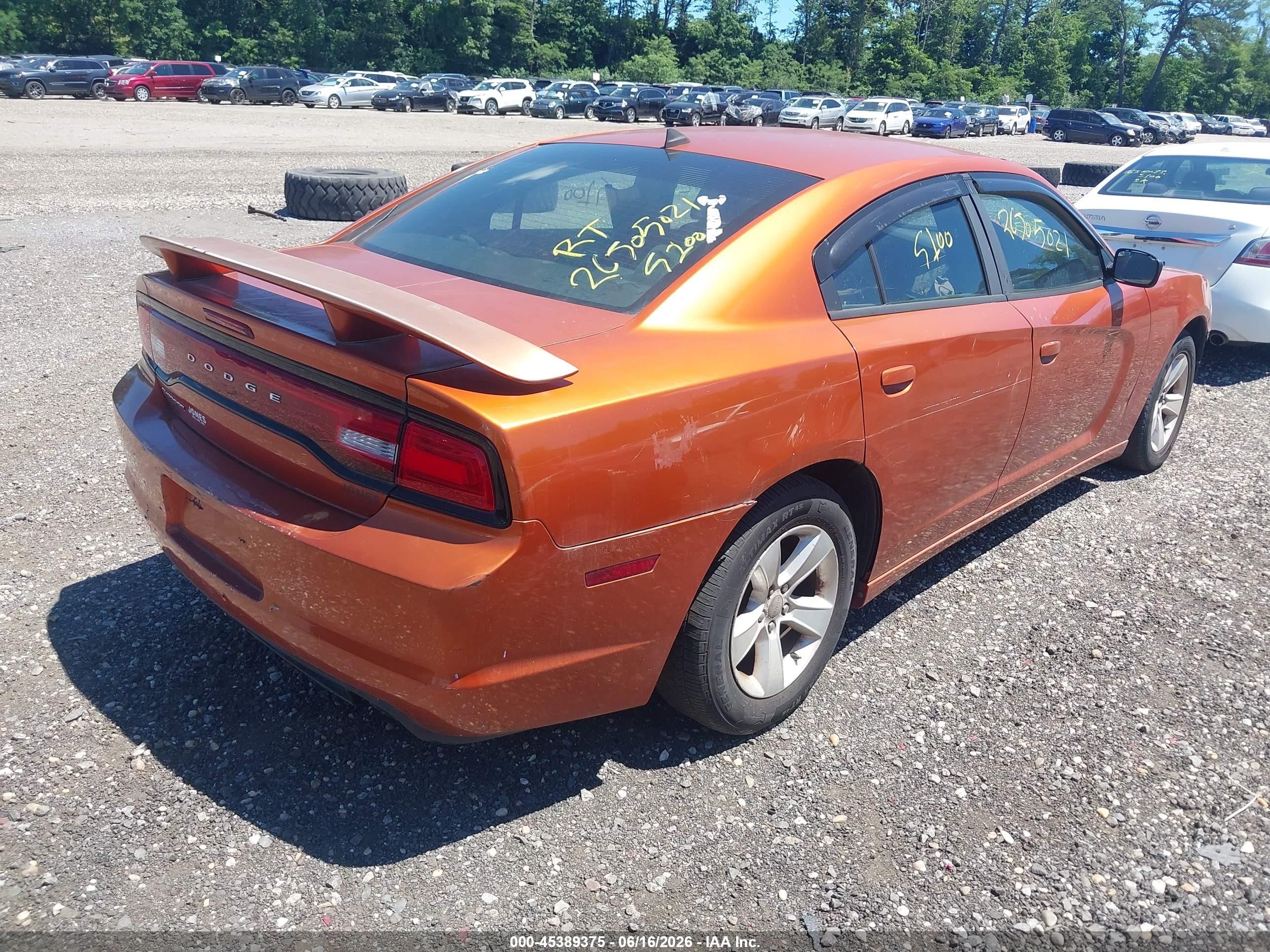 2011 Dodge Charger   Orange vin: 2B3CL3CG2BH513880