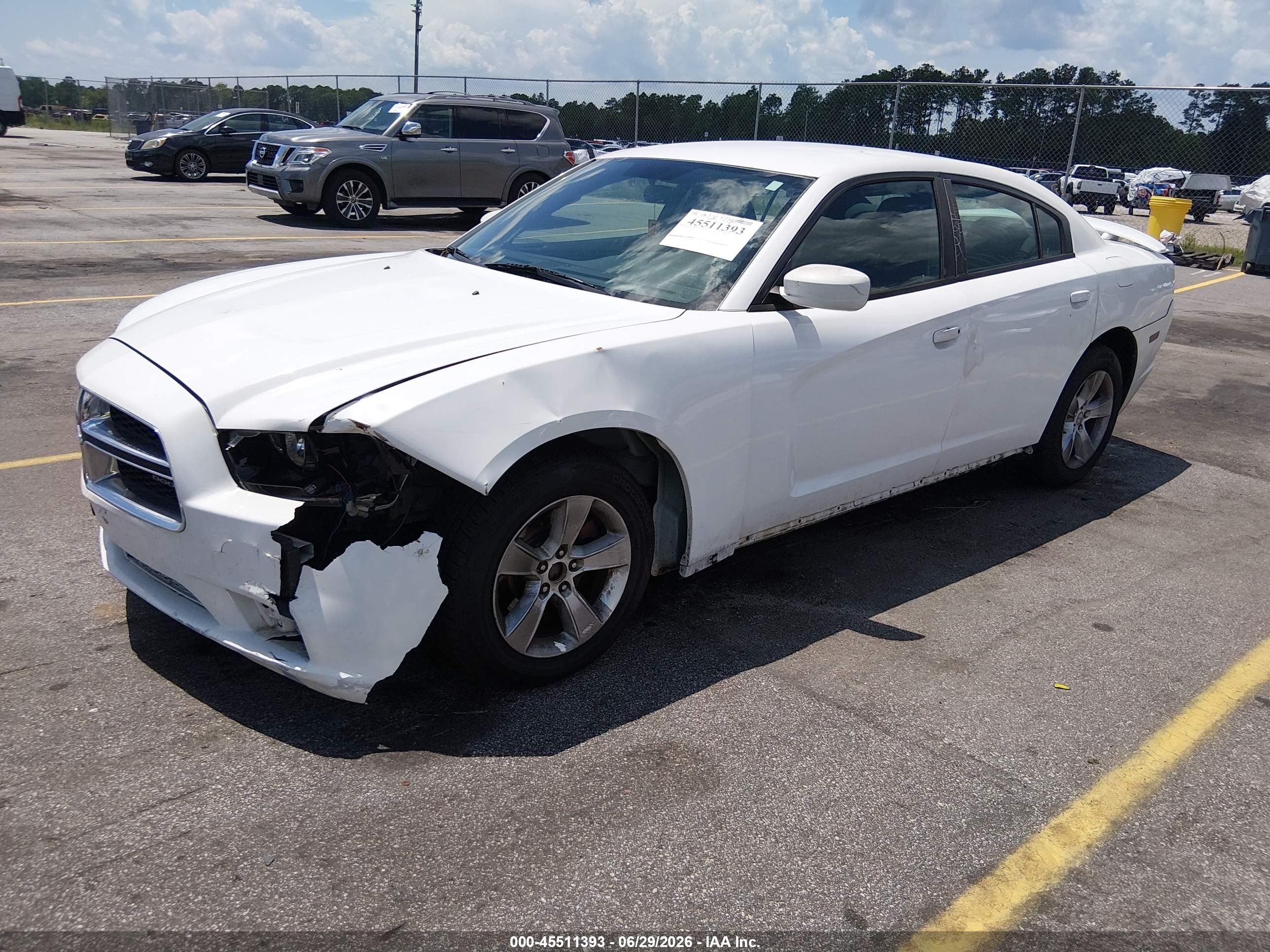 2011 Dodge Charger   White vin: 2B3CL3CG3BH544376