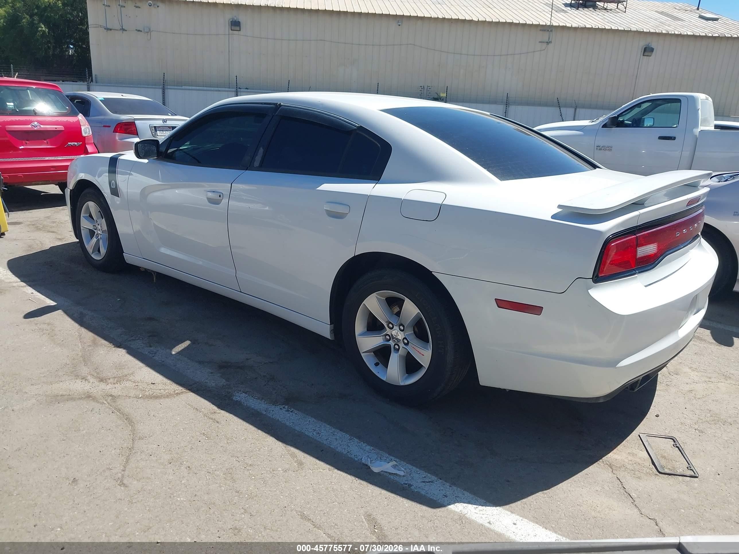2011 Dodge Charger   White vin: 2B3CL3CG3BH548282