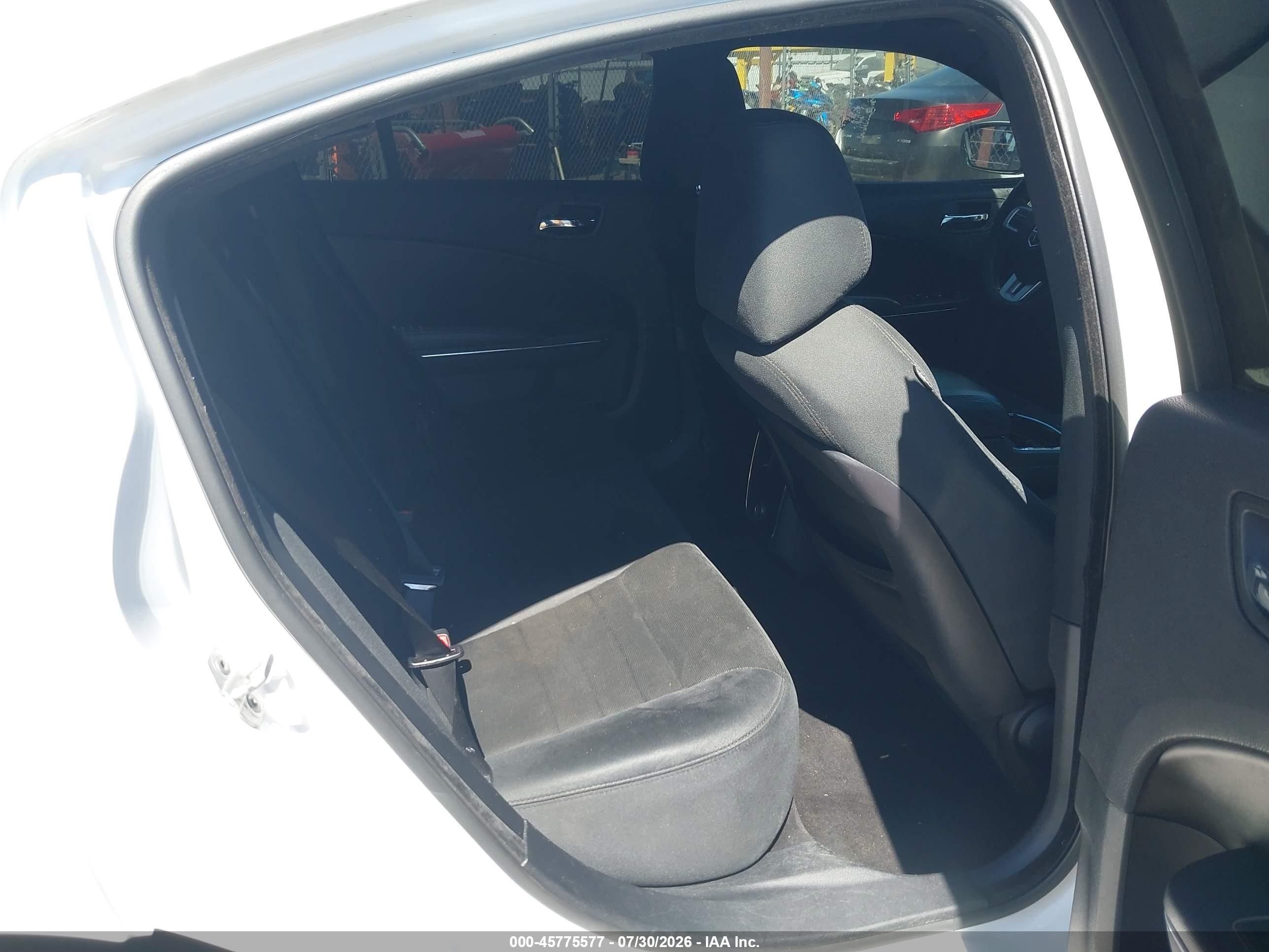 2011 Dodge Charger   White vin: 2B3CL3CG3BH548282