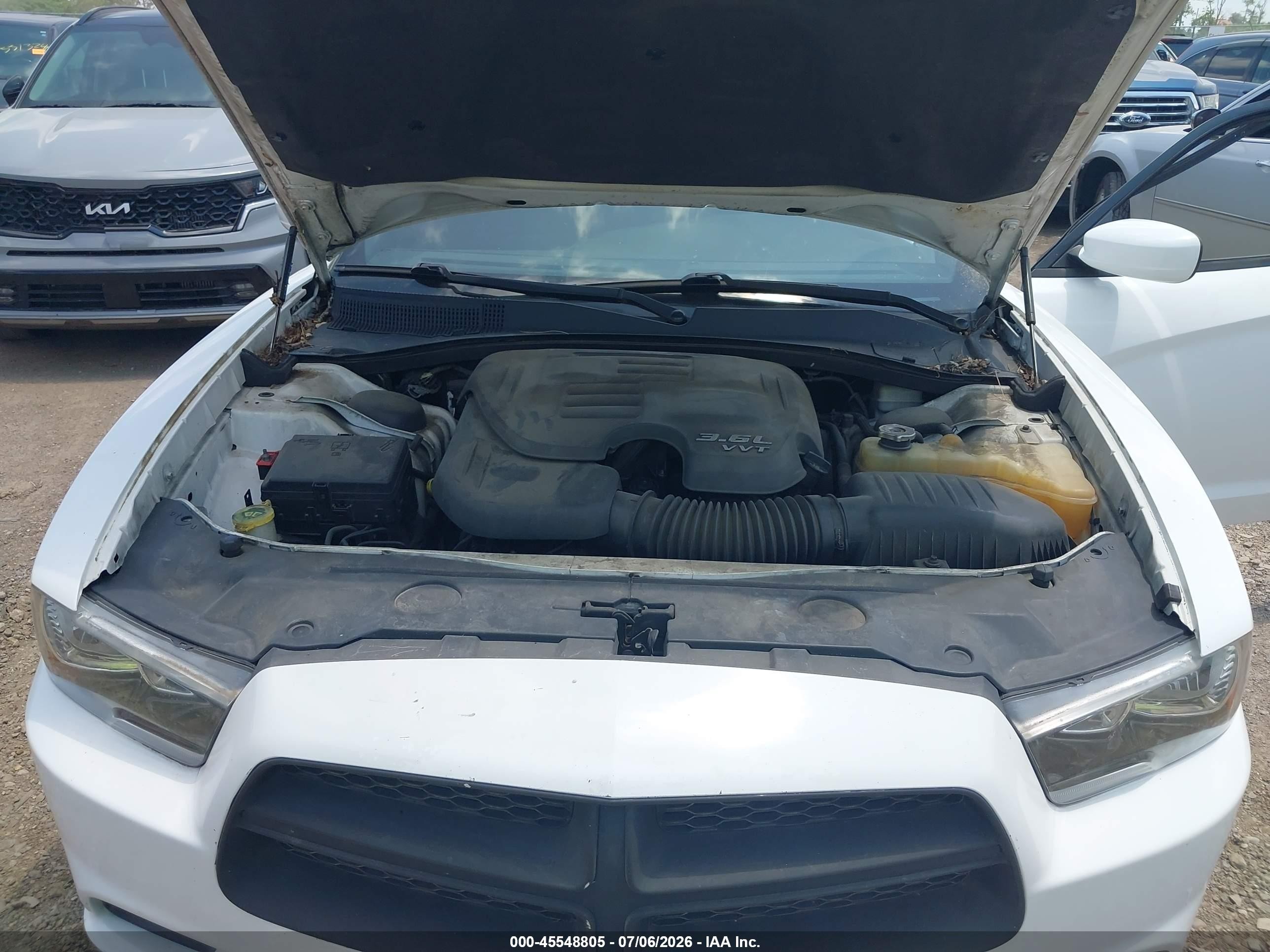 2011 Dodge Charger   Белый vin: 2B3CL3CG3BH554597