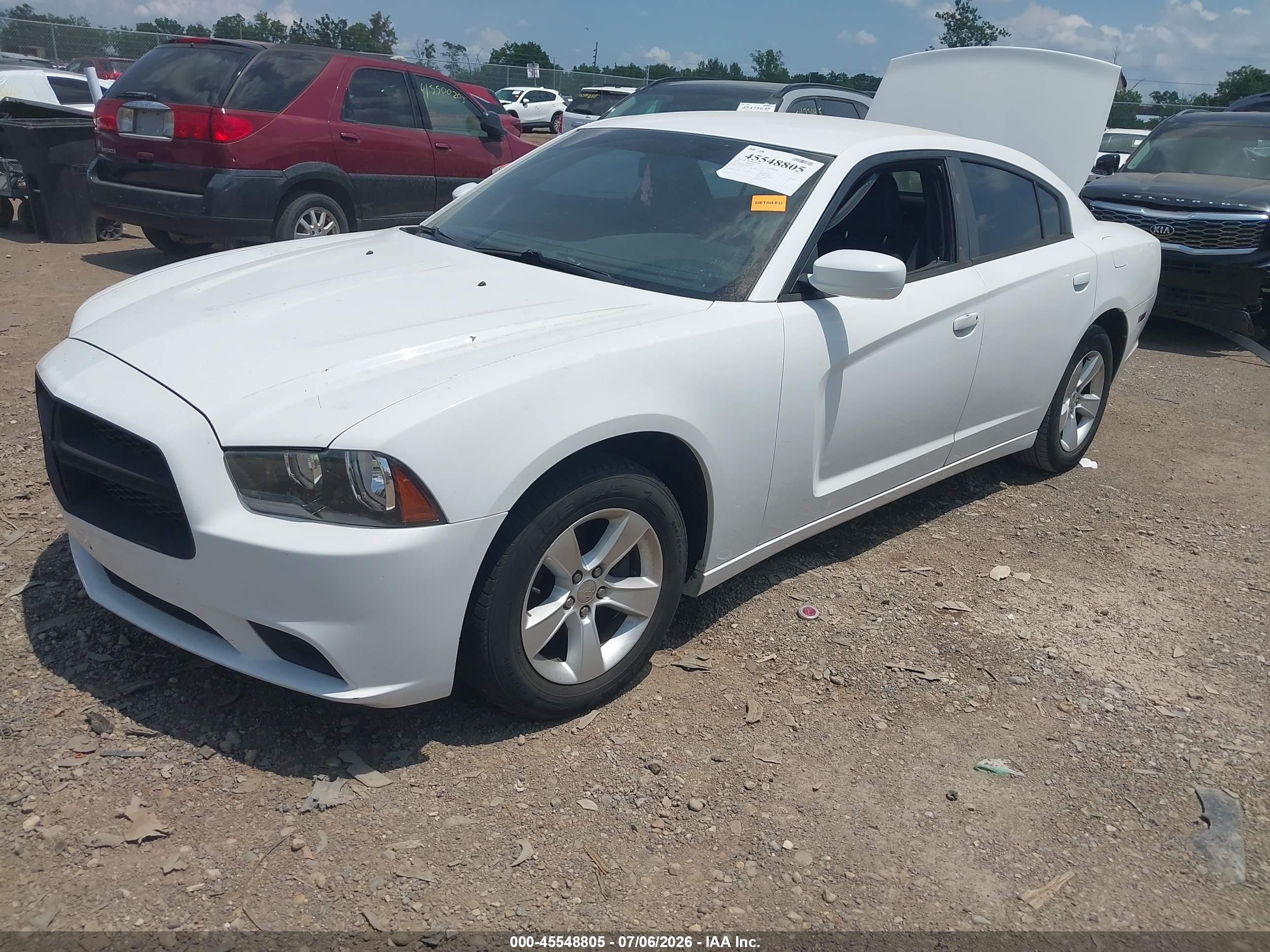 2011 Dodge Charger   Белый vin: 2B3CL3CG3BH554597