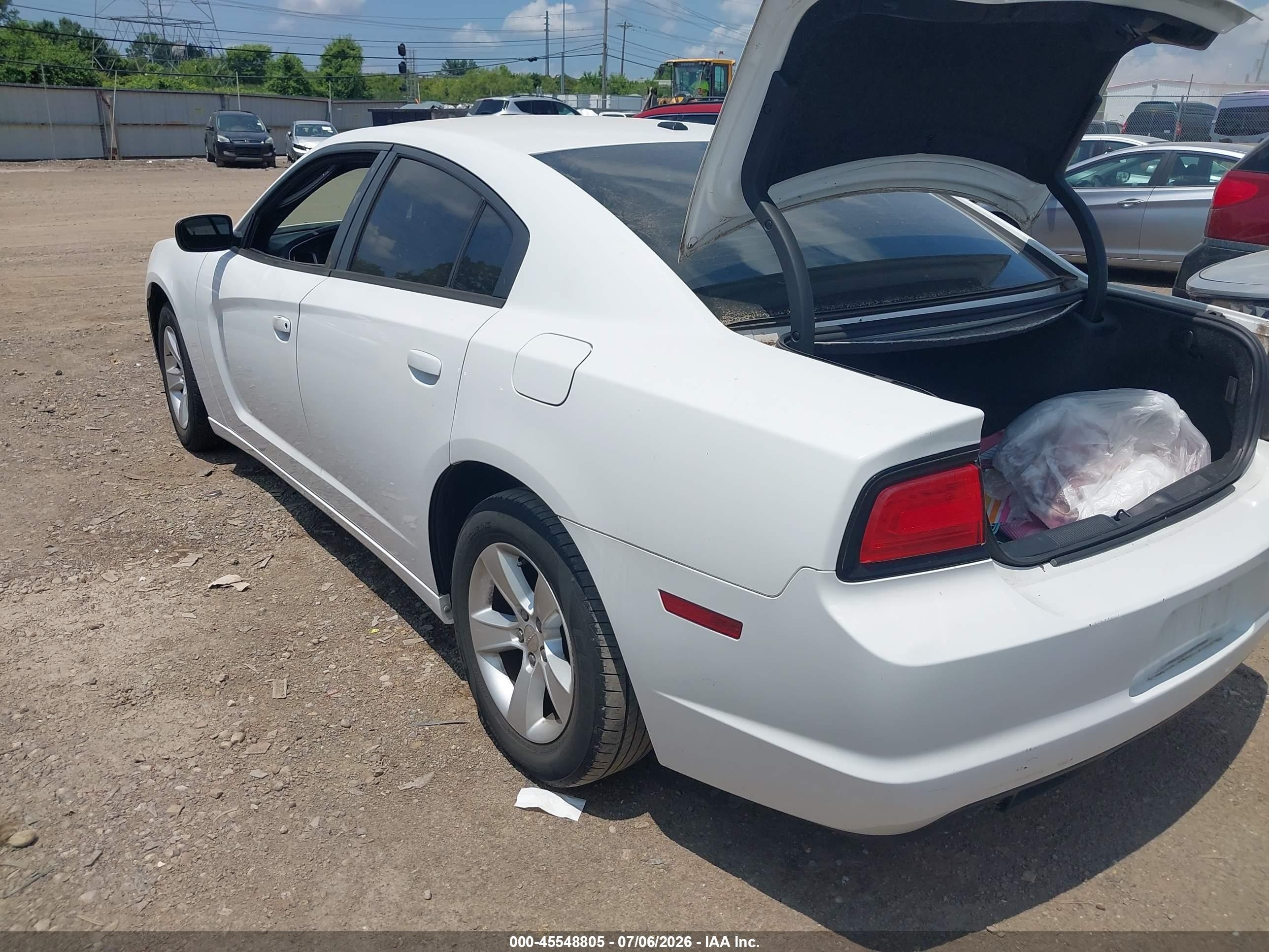 2011 Dodge Charger   Белый vin: 2B3CL3CG3BH554597
