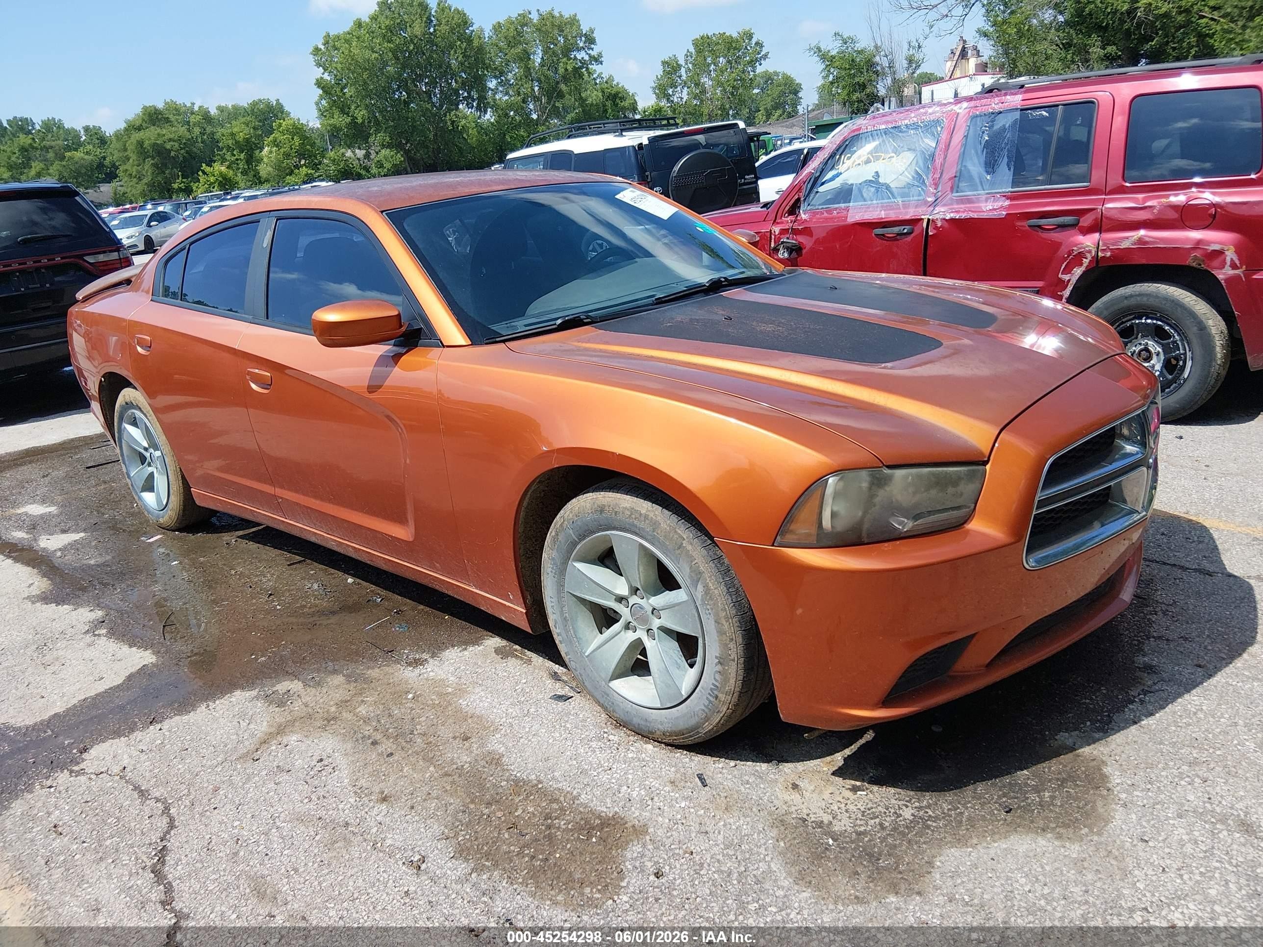 2011 Dodge Charger   Orange vin: 2B3CL3CG3BH567298