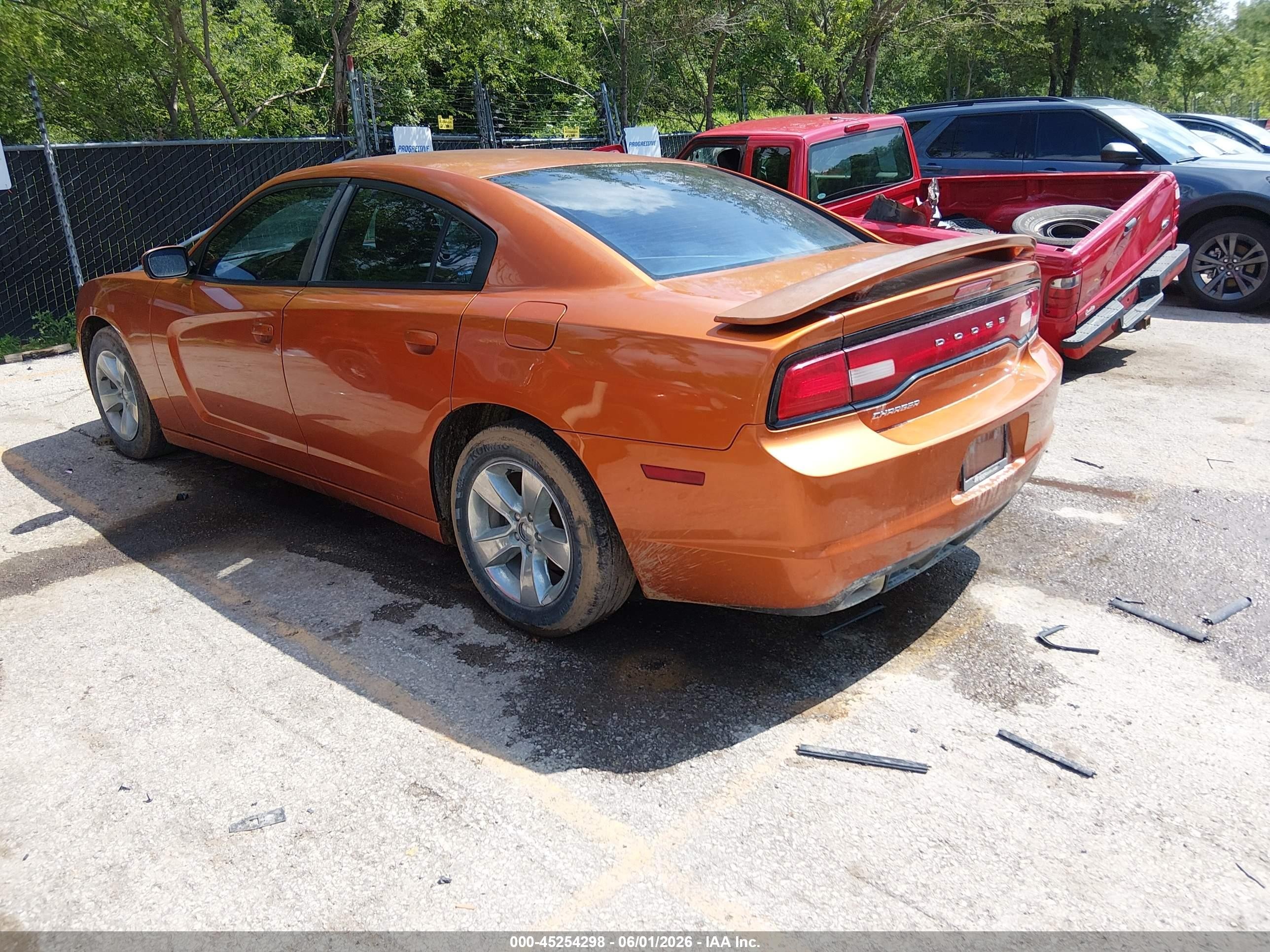 2011 Dodge Charger   Orange vin: 2B3CL3CG3BH567298