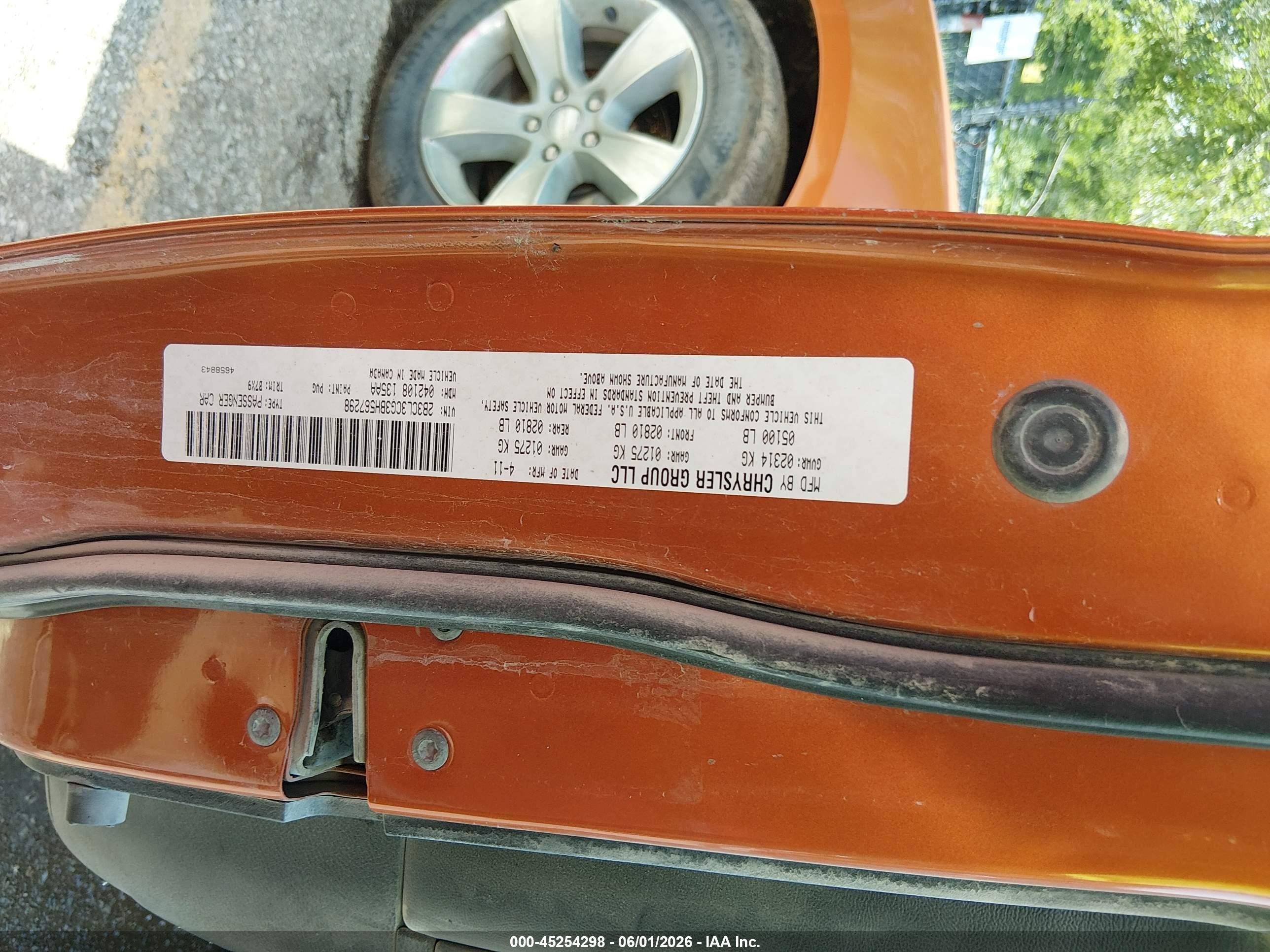 2011 Dodge Charger   Orange vin: 2B3CL3CG3BH567298
