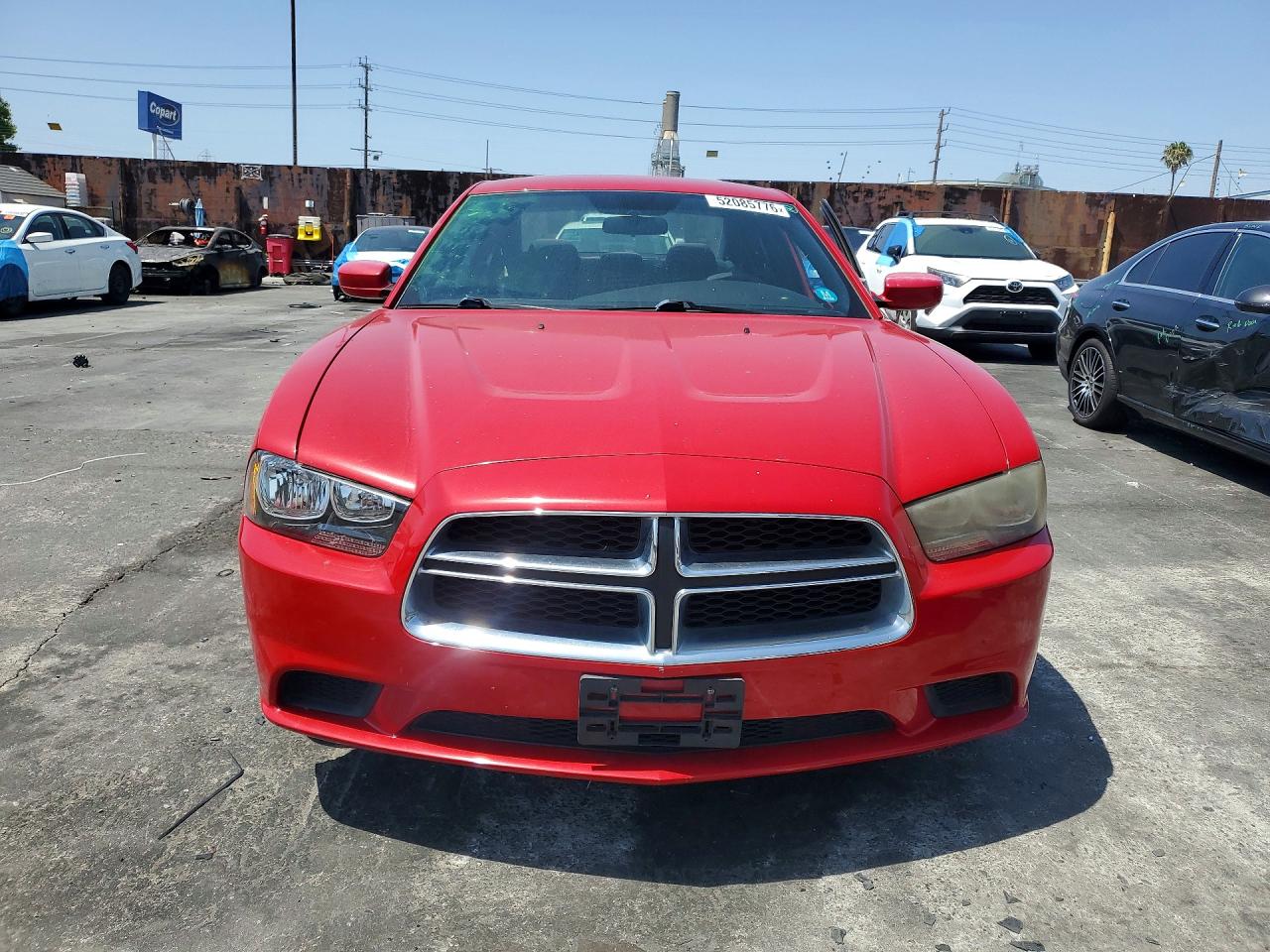 2011 Dodge Charger Red vin: 2B3CL3CG4BH512102