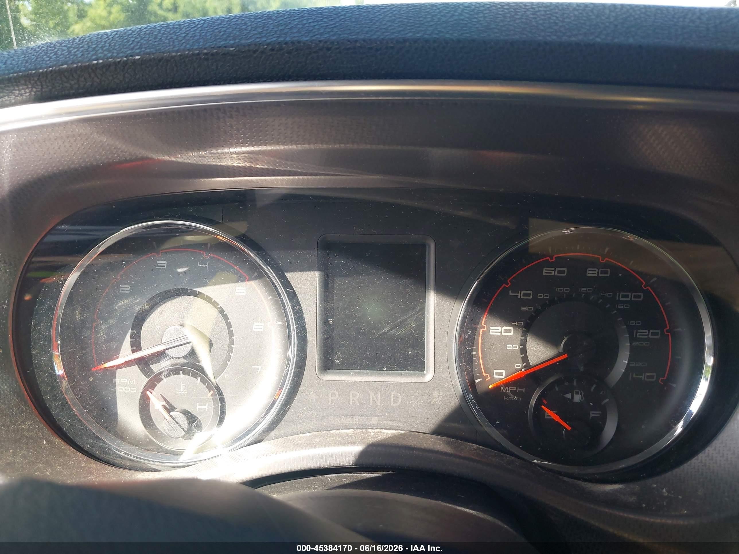 2011 Dodge Charger   Orange vin: 2B3CL3CG4BH566399