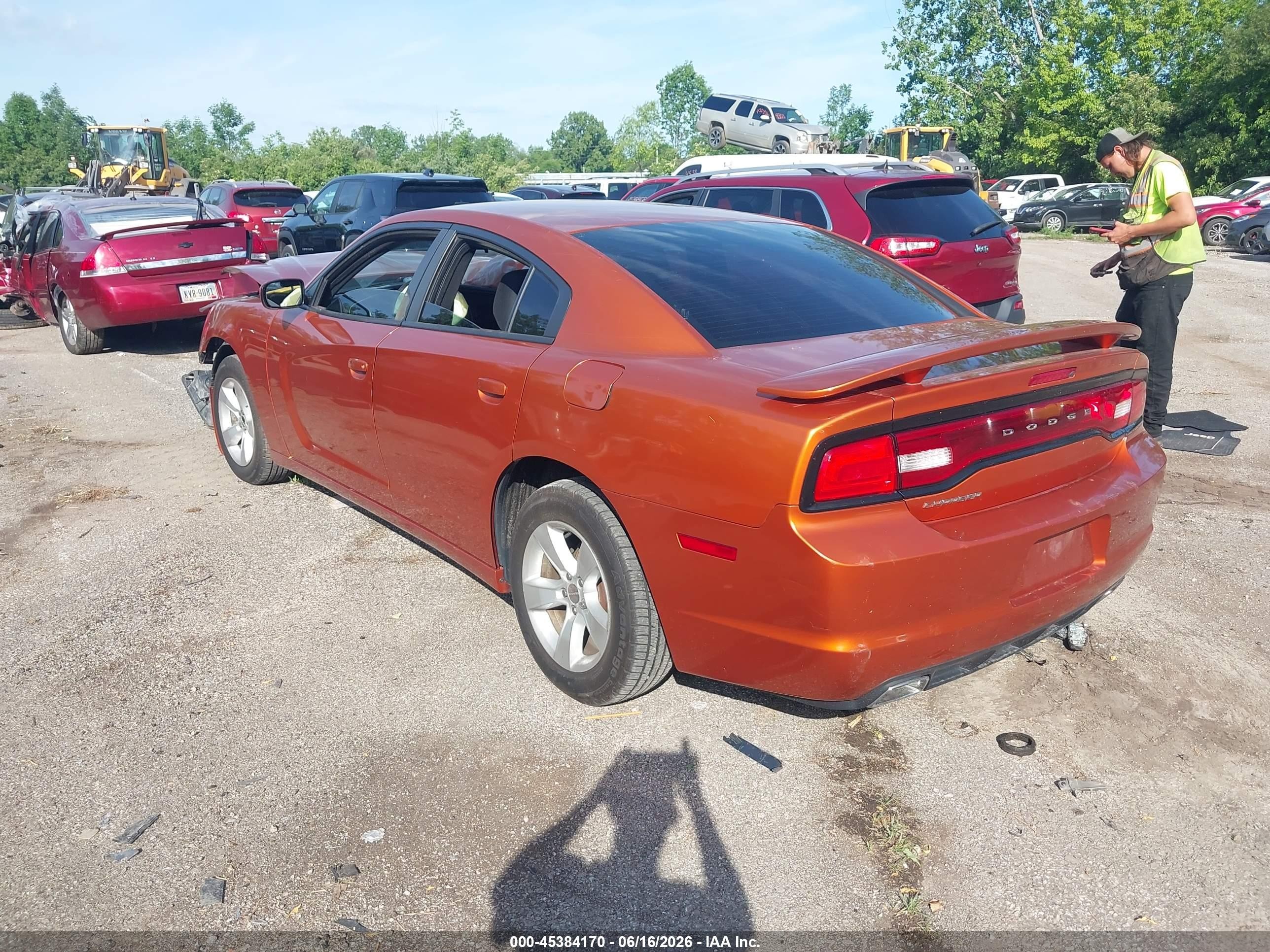 2011 Dodge Charger   Orange vin: 2B3CL3CG4BH566399