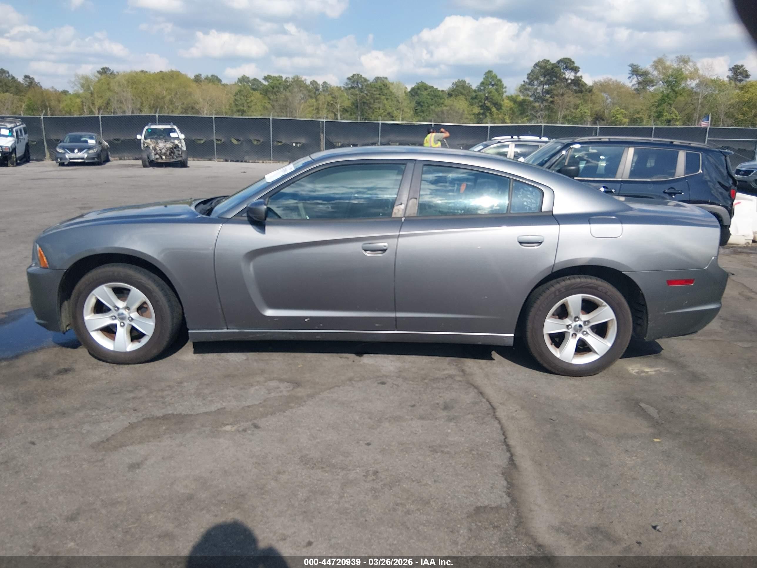 2011 Dodge Charger   Серый vin: 2B3CL3CG4BH577130