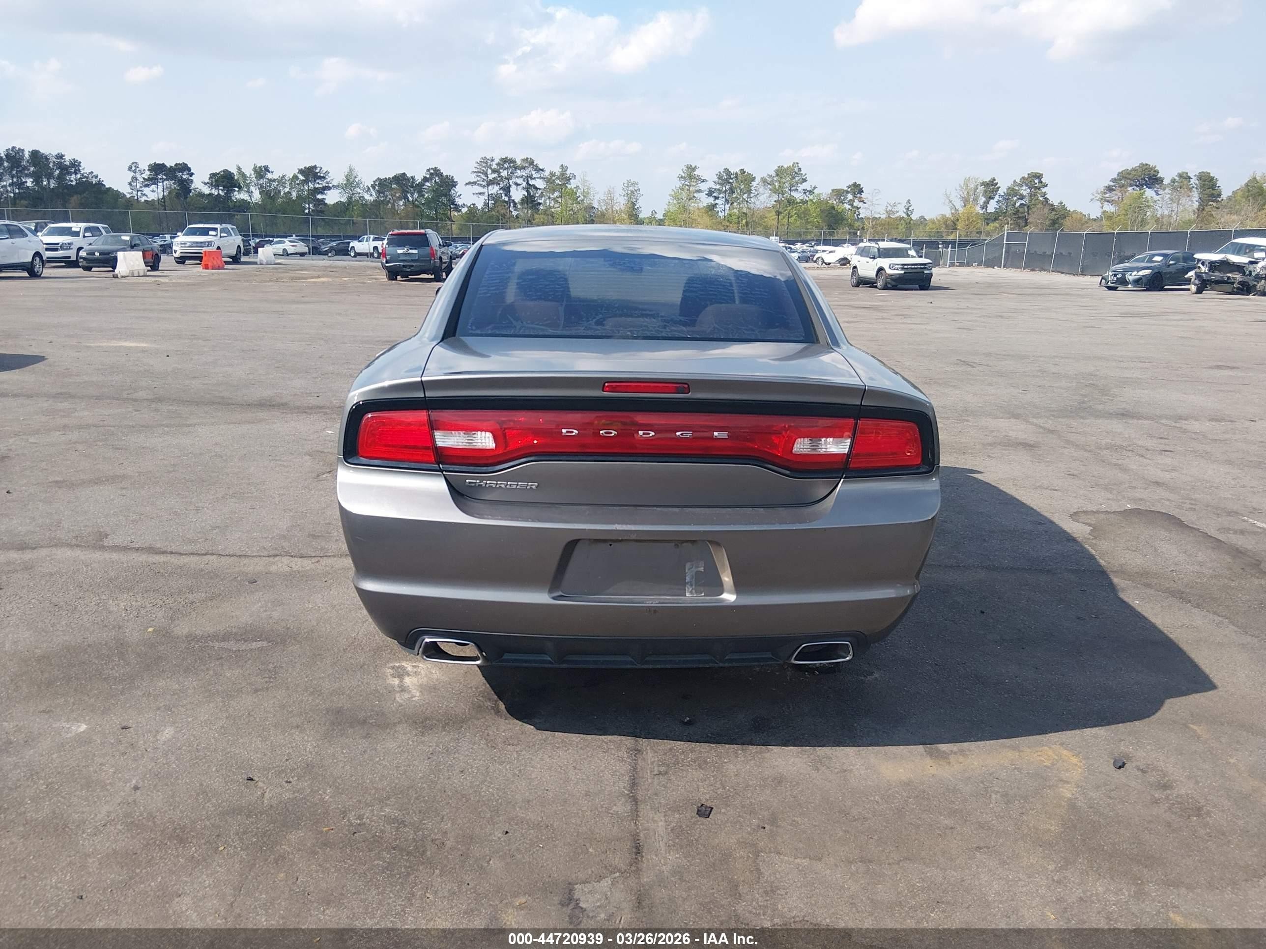 2011 Dodge Charger   Серый vin: 2B3CL3CG4BH577130
