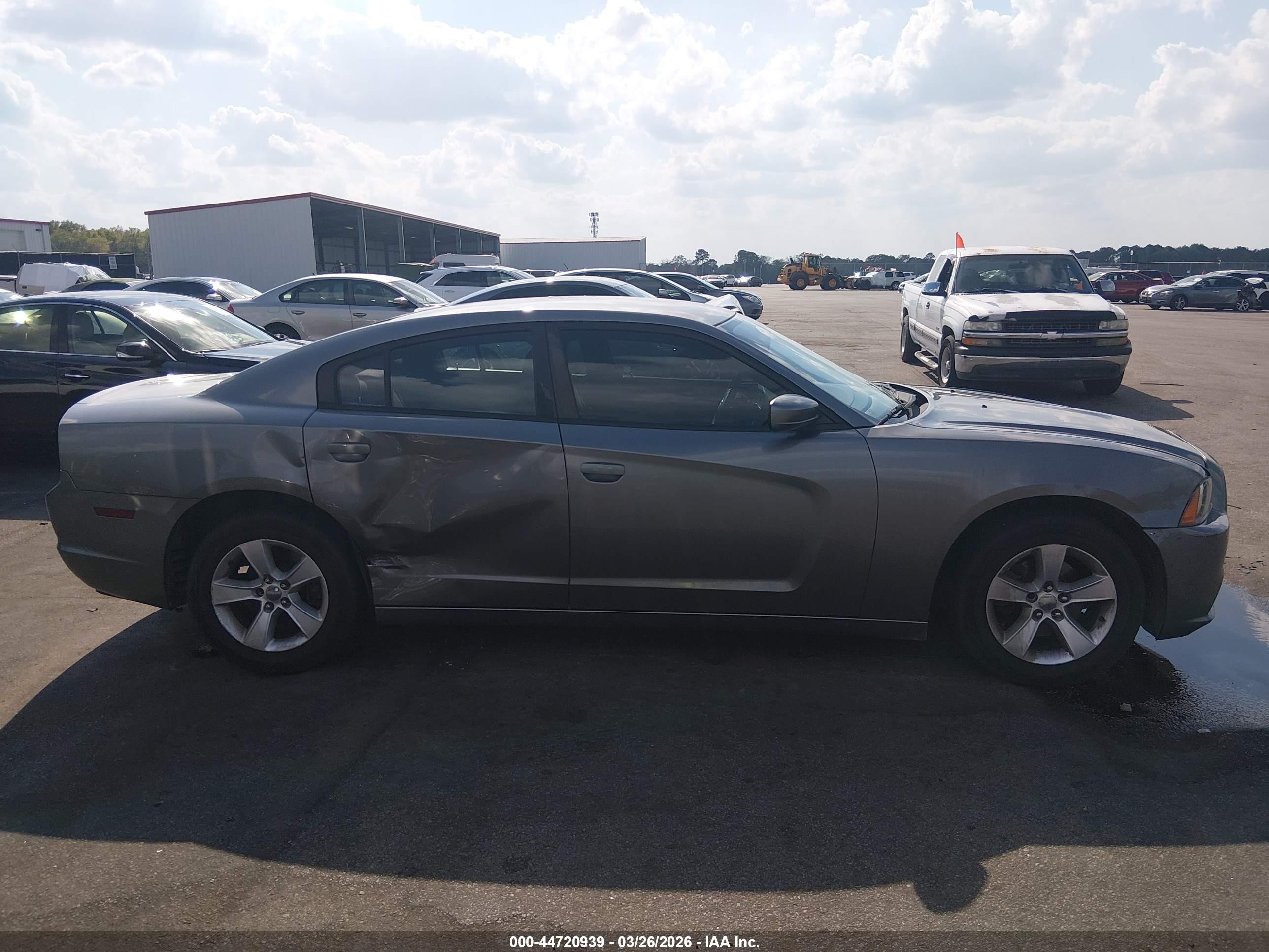 2011 Dodge Charger   Серый vin: 2B3CL3CG4BH577130