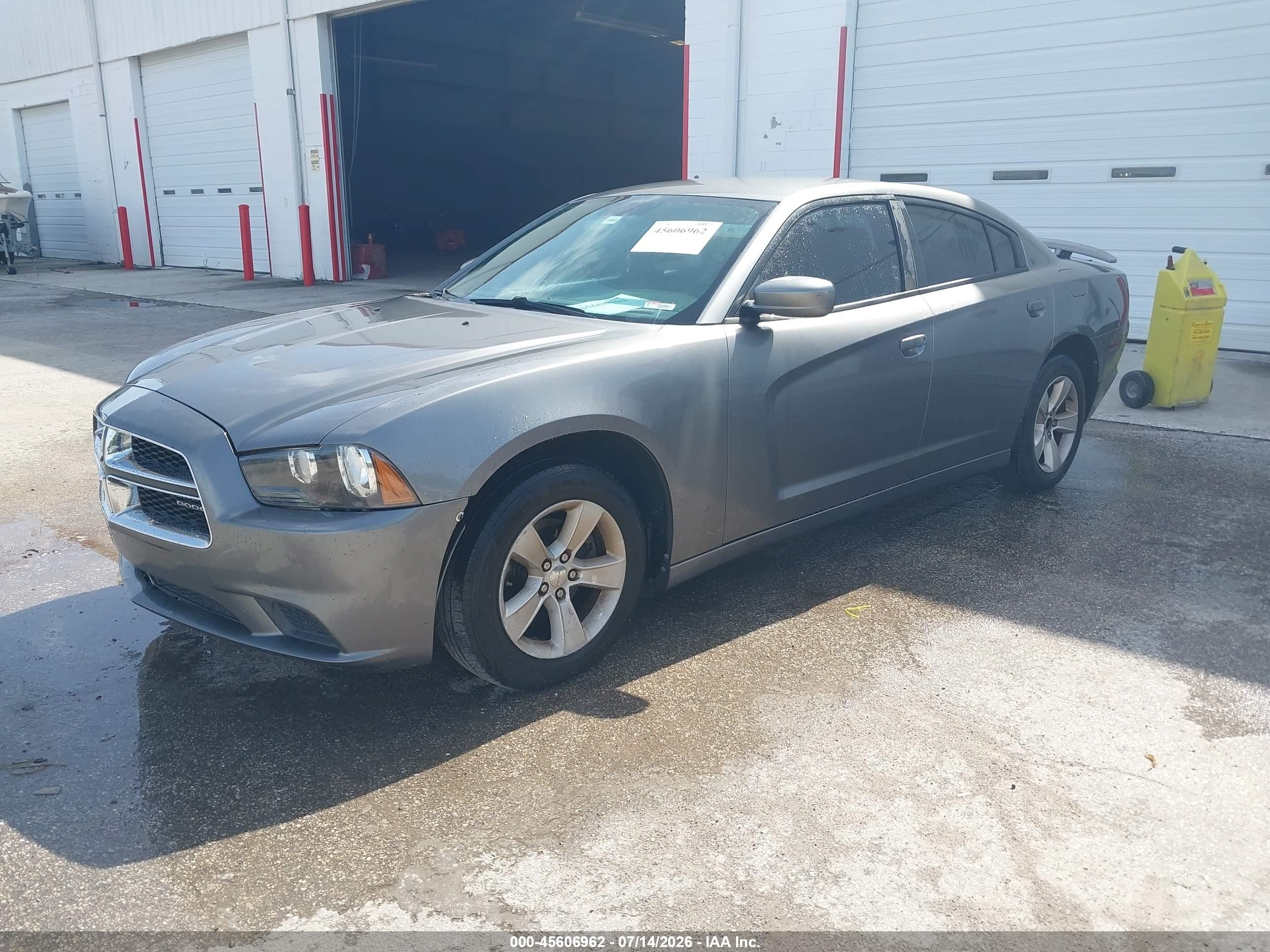 2011 Dodge Charger   Gray vin: 2B3CL3CG4BH607517