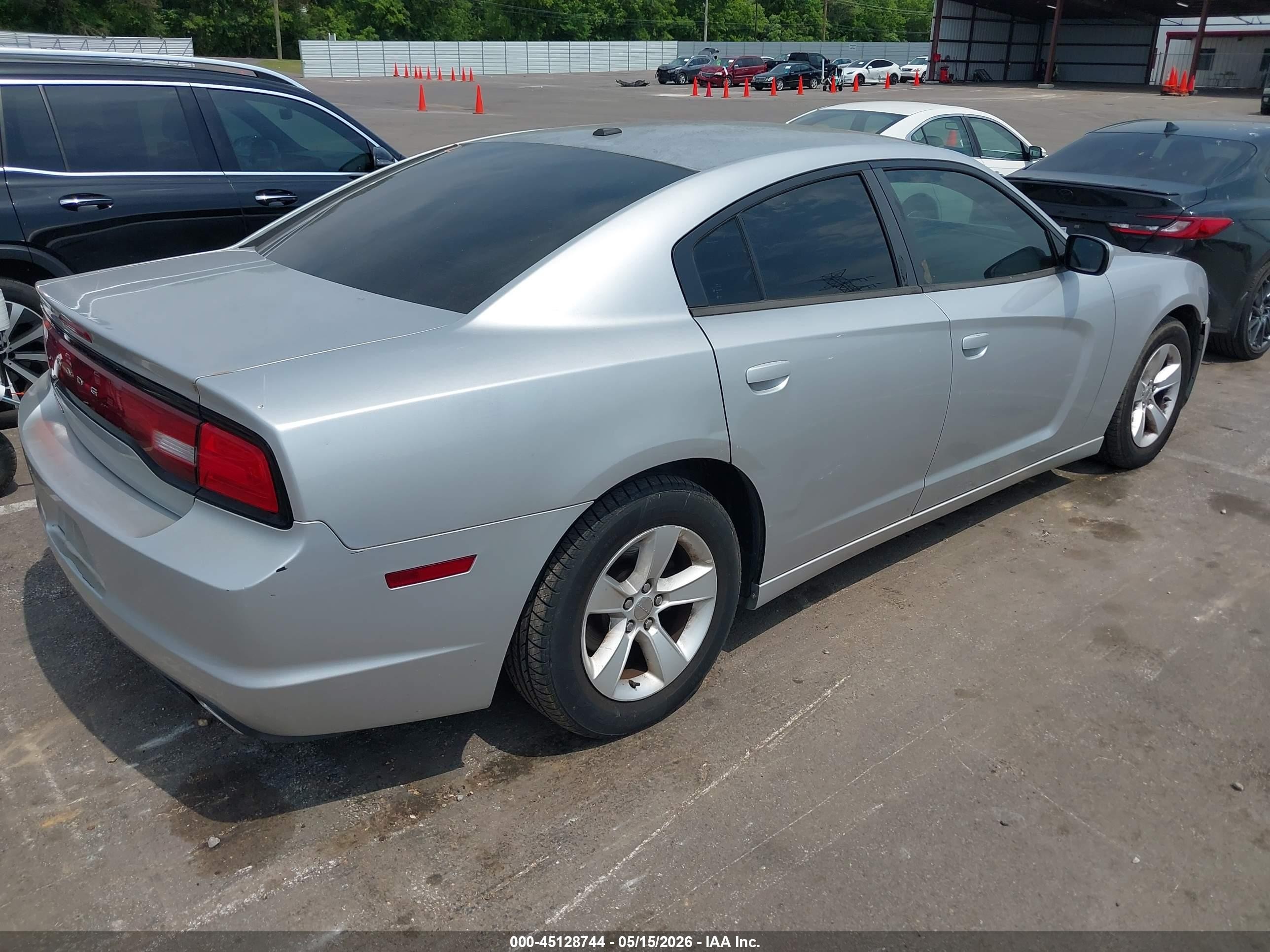 2011 Dodge Charger   Gray vin: 2B3CL3CG4BH614872
