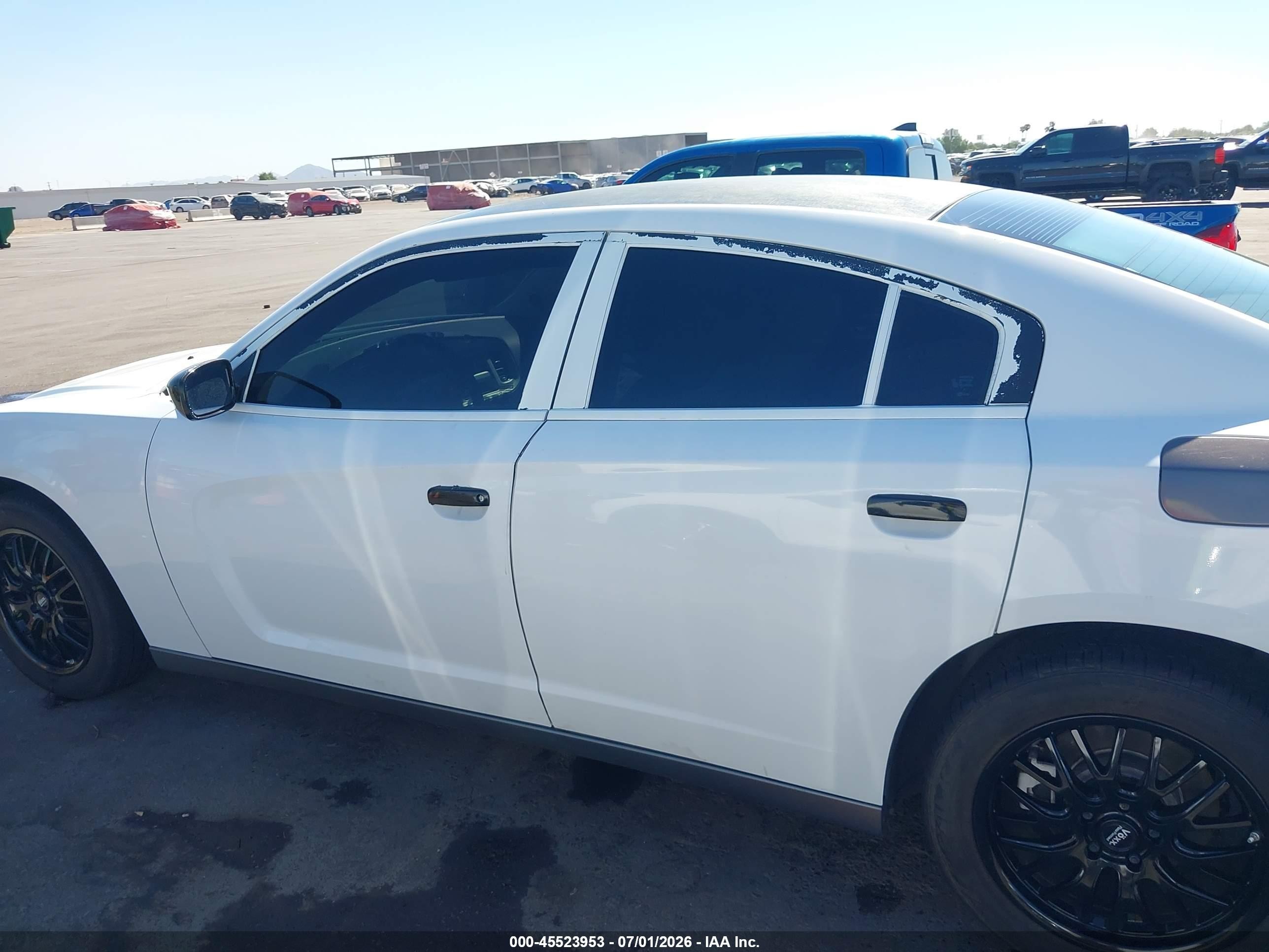2011 Dodge Charger   White vin: 2B3CL3CG5BH545108