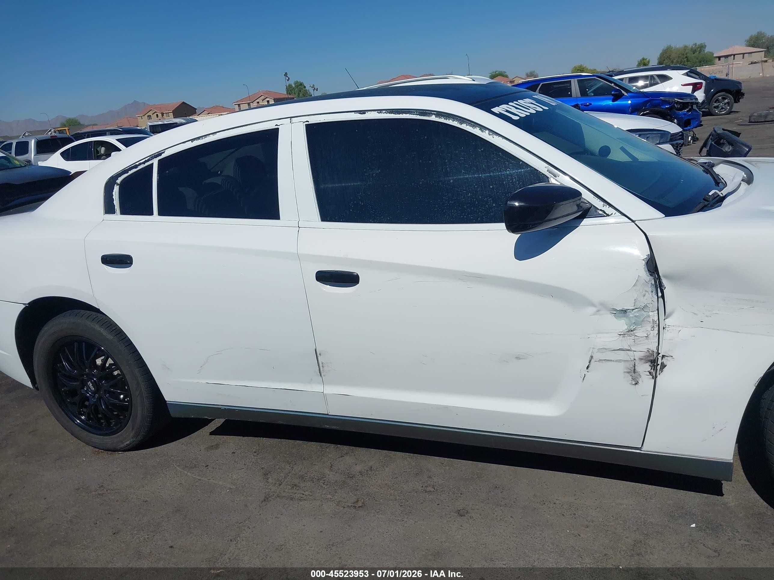 2011 Dodge Charger   White vin: 2B3CL3CG5BH545108