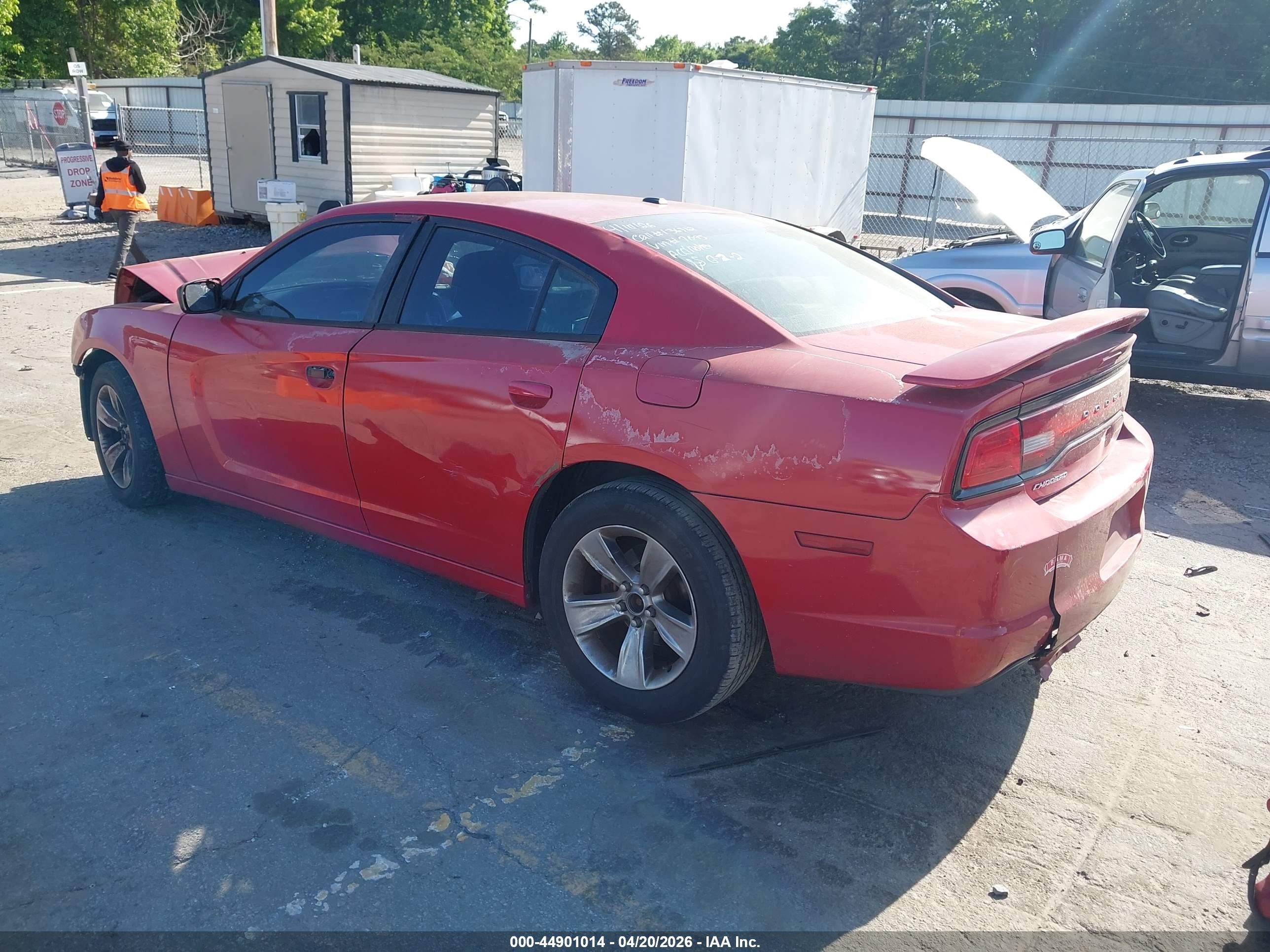 2011 Dodge Charger   Red vin: 2B3CL3CG9BH527095