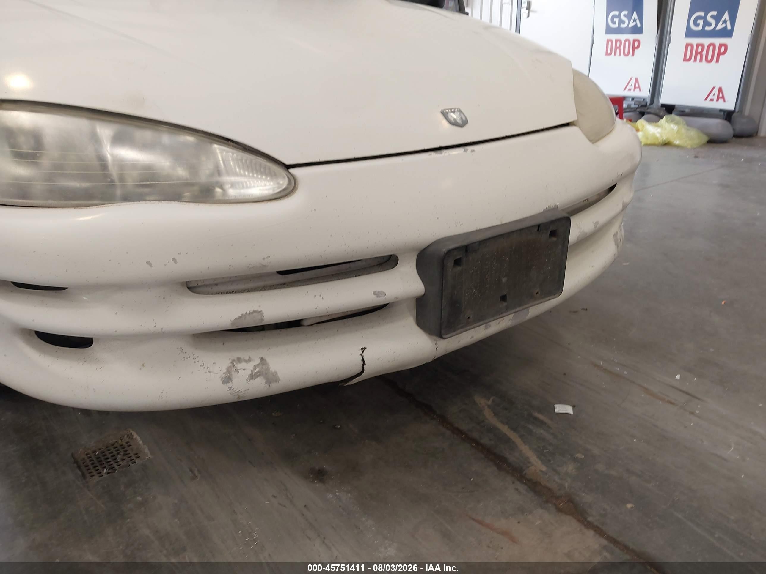 1999 Dodge Intrepid   White vin: 2B3HD46R1XH797841