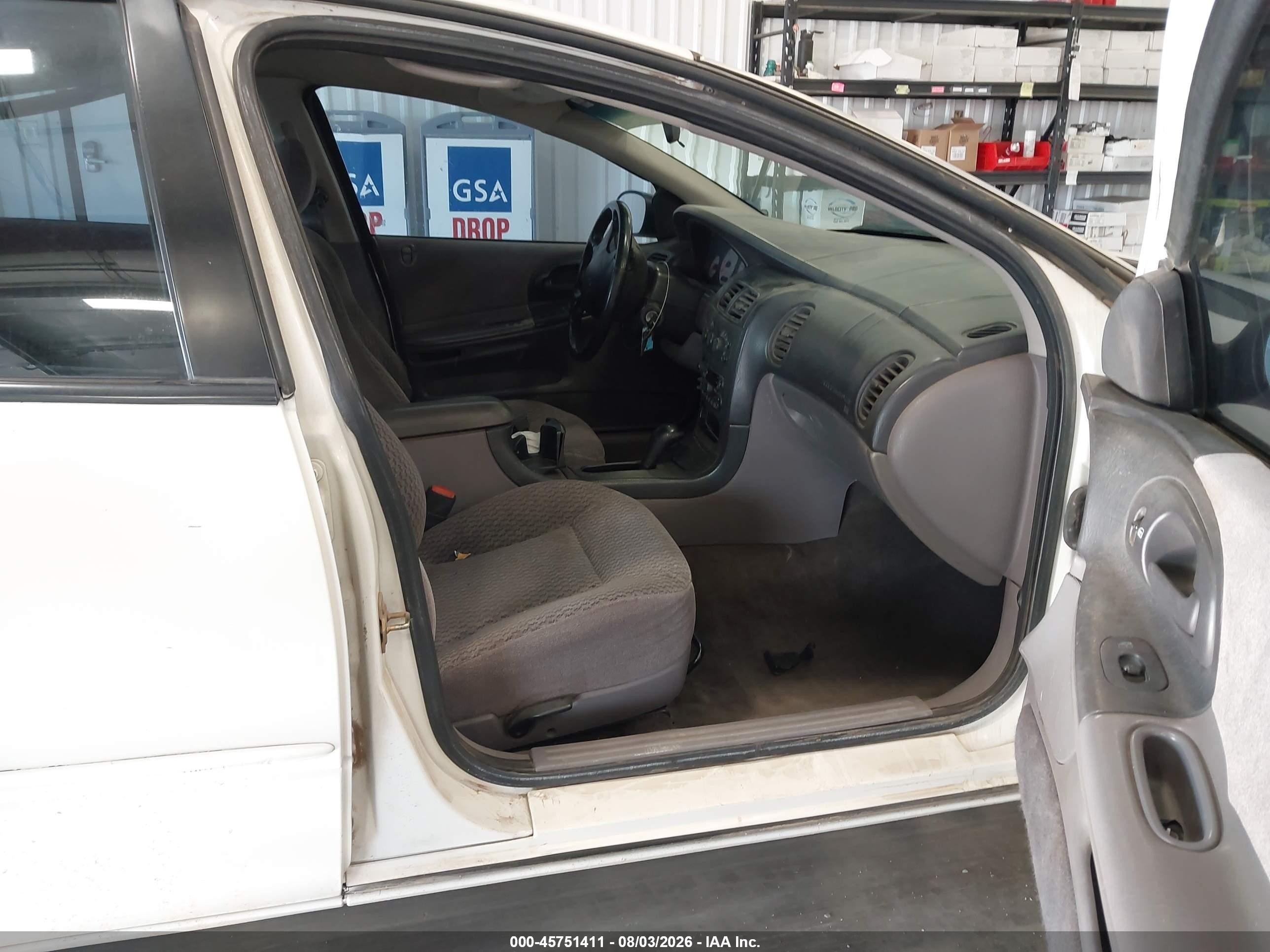 1999 Dodge Intrepid   White vin: 2B3HD46R1XH797841
