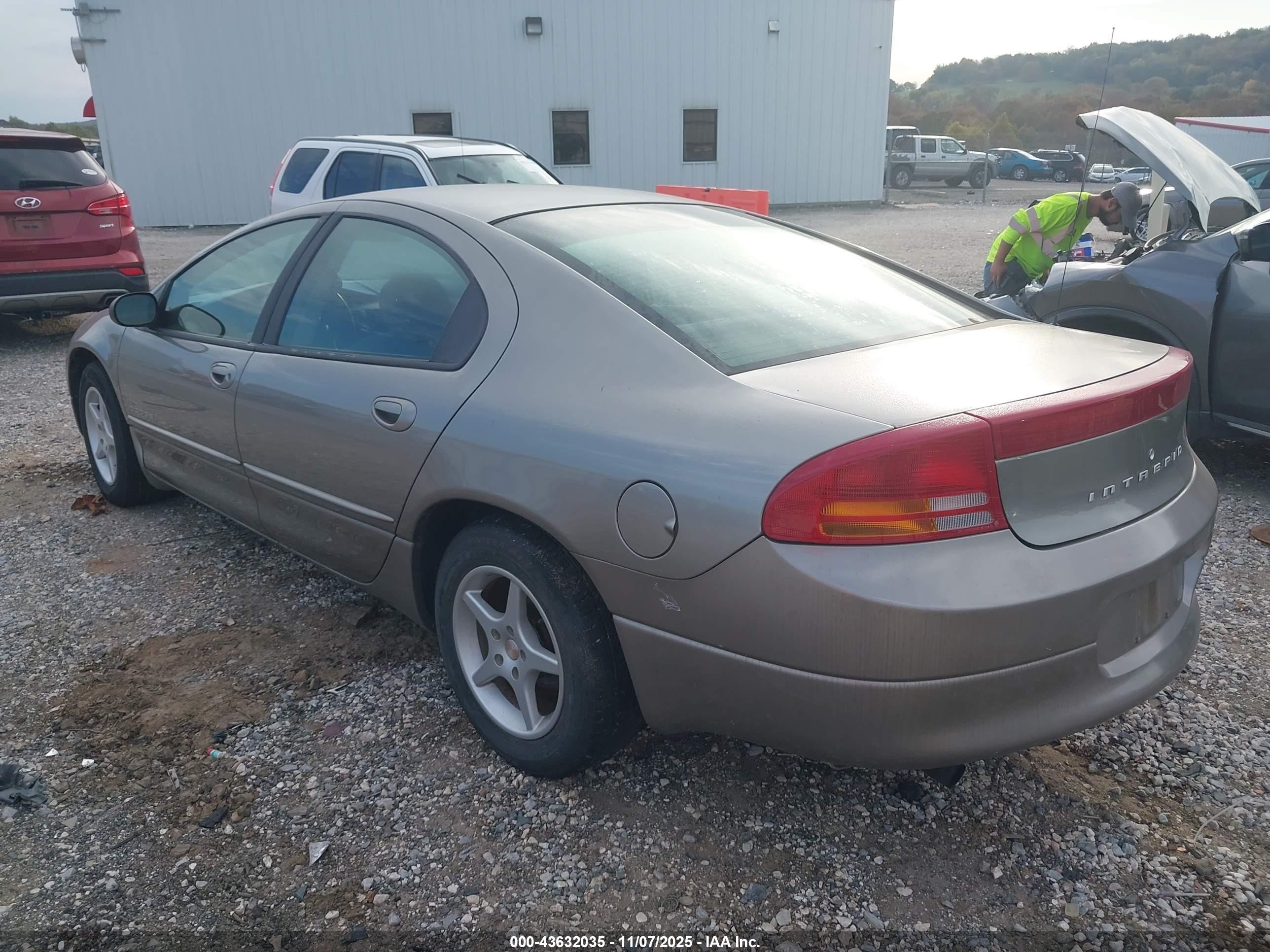 1999 Dodge Intrepid   Silver vin: 2B3HD46R8XH824016