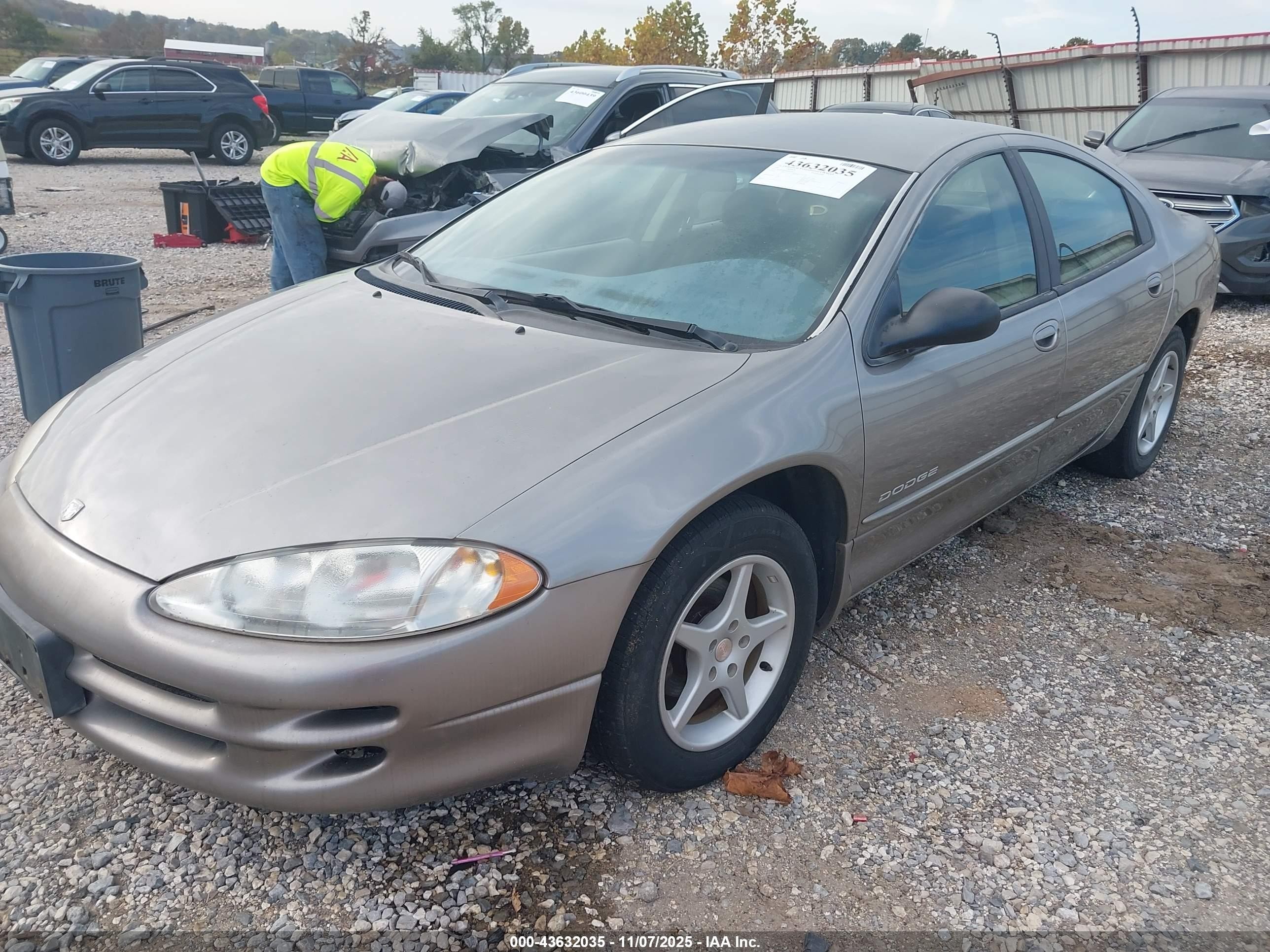 1999 Dodge Intrepid   Silver vin: 2B3HD46R8XH824016