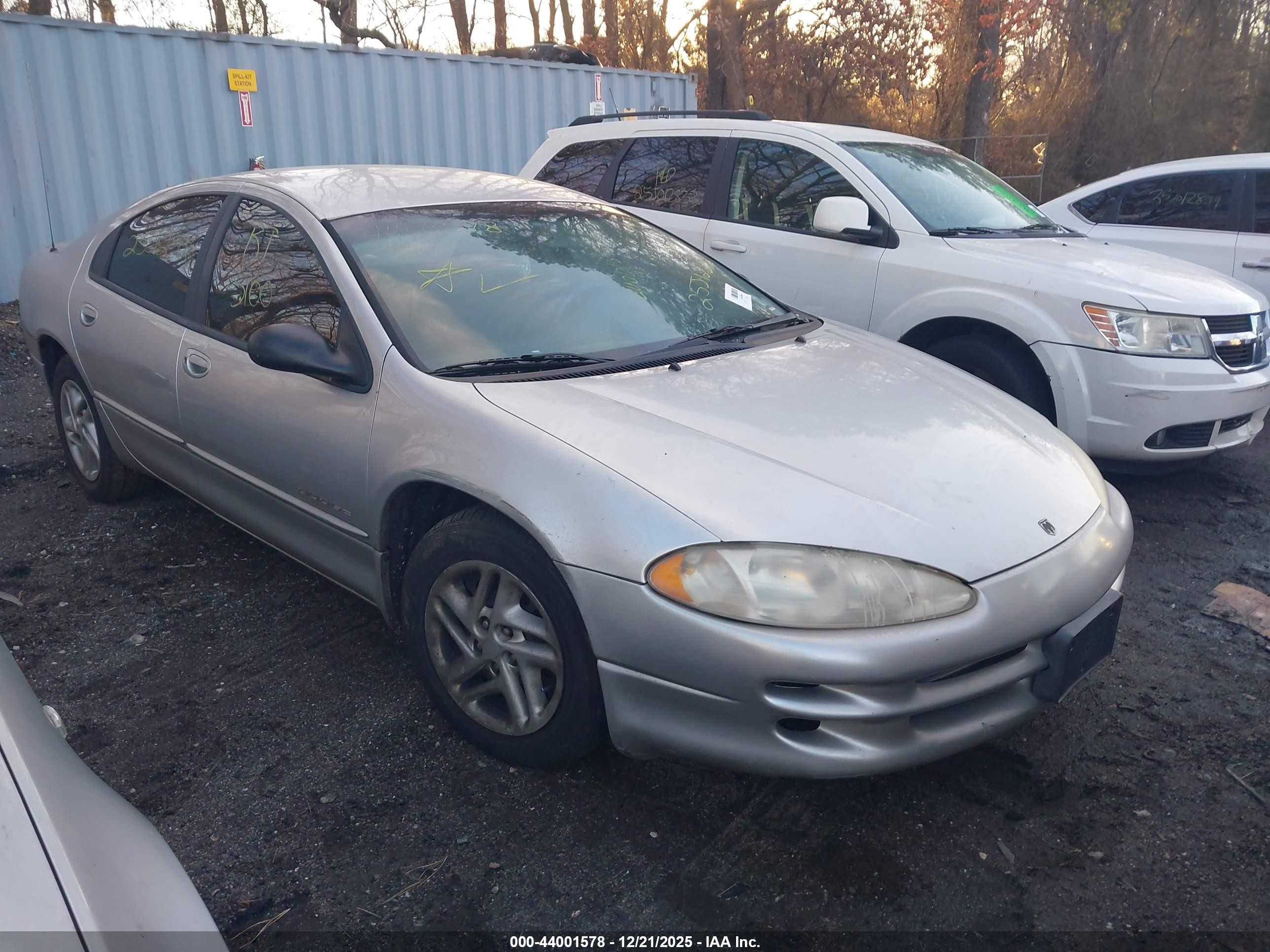 2000 Dodge Intrepid   Silver vin: 2B3HD46R8YH442604