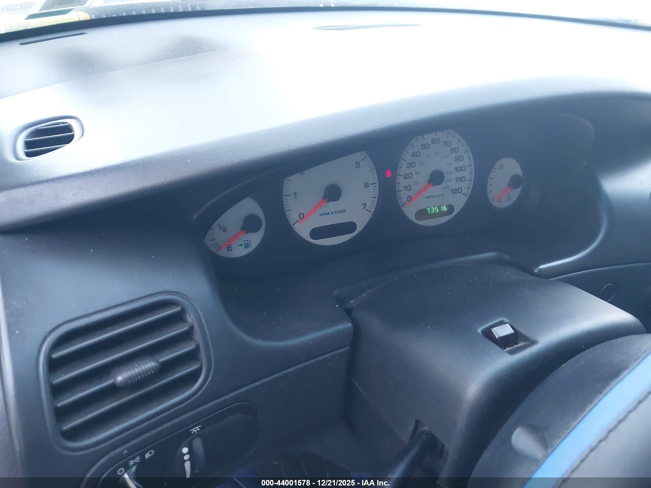 2000 Dodge Intrepid   Silver vin: 2B3HD46R8YH442604