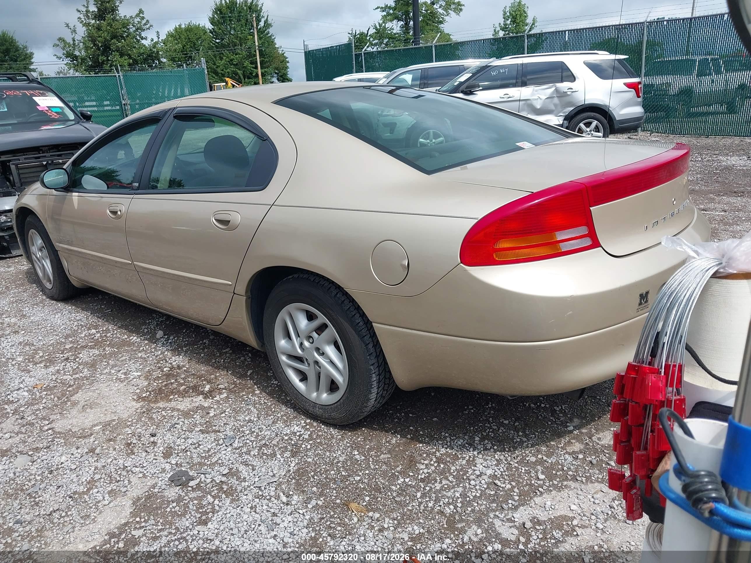 2000 Dodge Intrepid   Gold vin: 2B3HD46R9YH173982