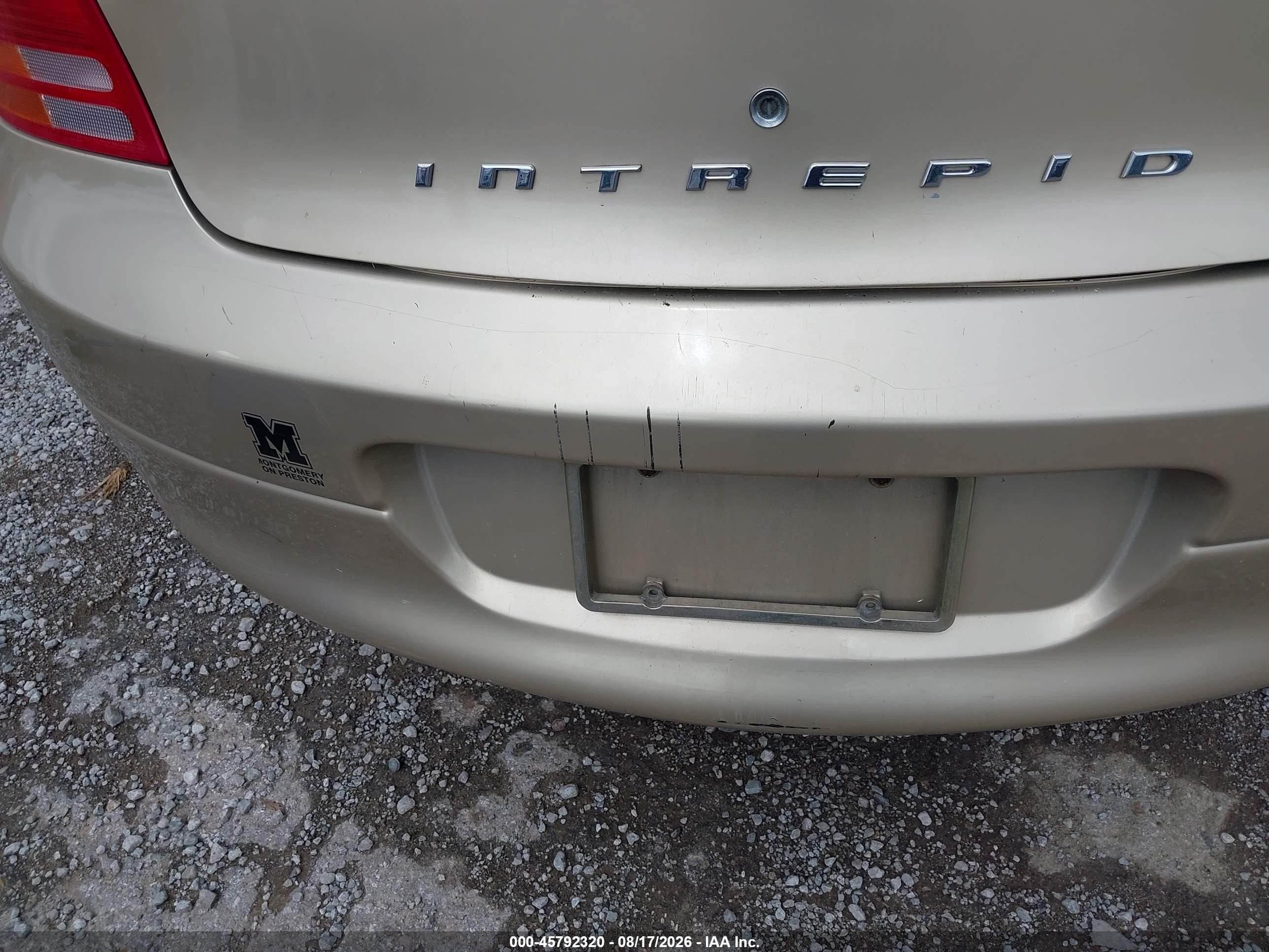 2000 Dodge Intrepid   Gold vin: 2B3HD46R9YH173982