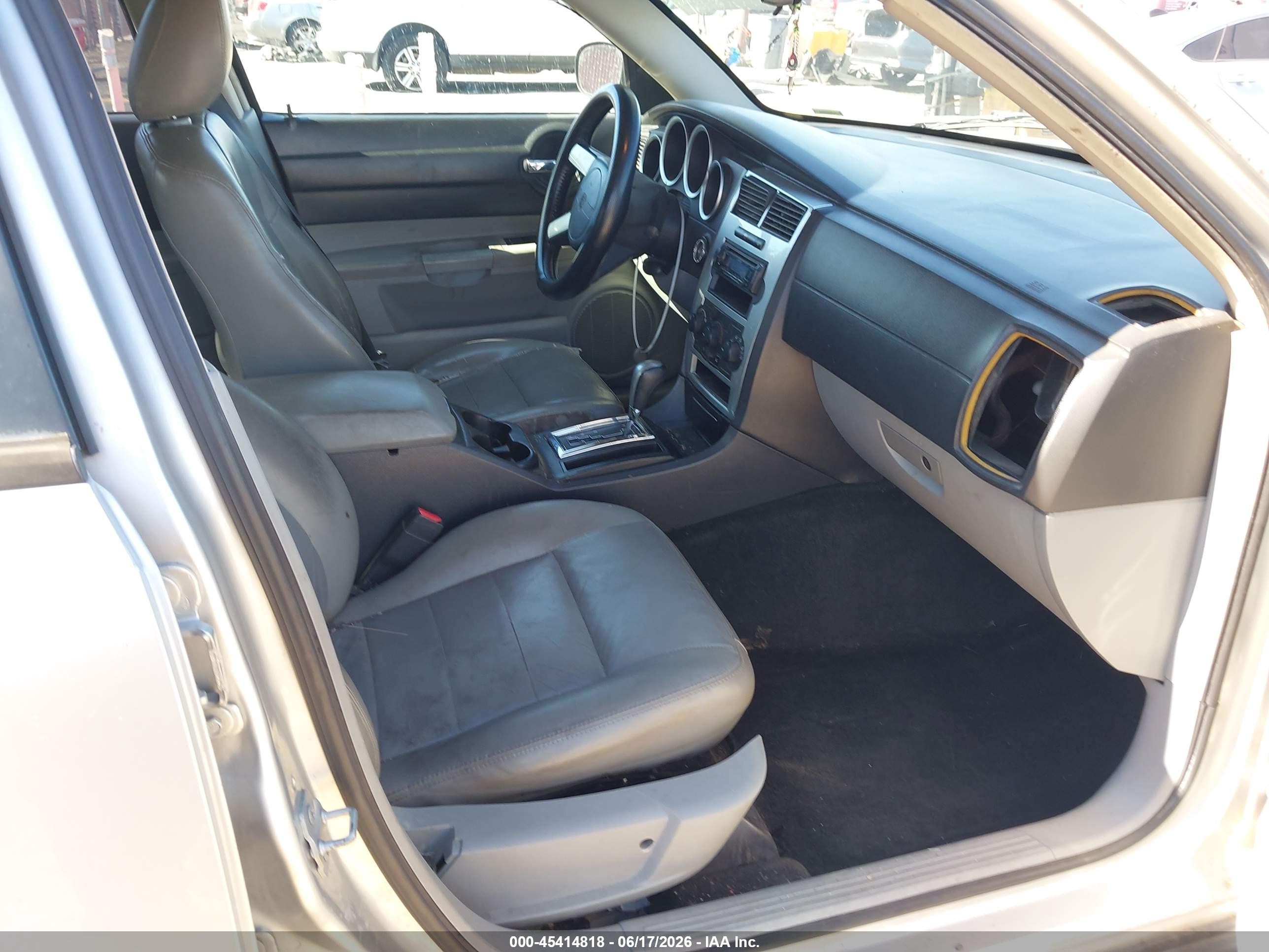 2007 Dodge Charger   Silver vin: 2B3KA43G07H826473