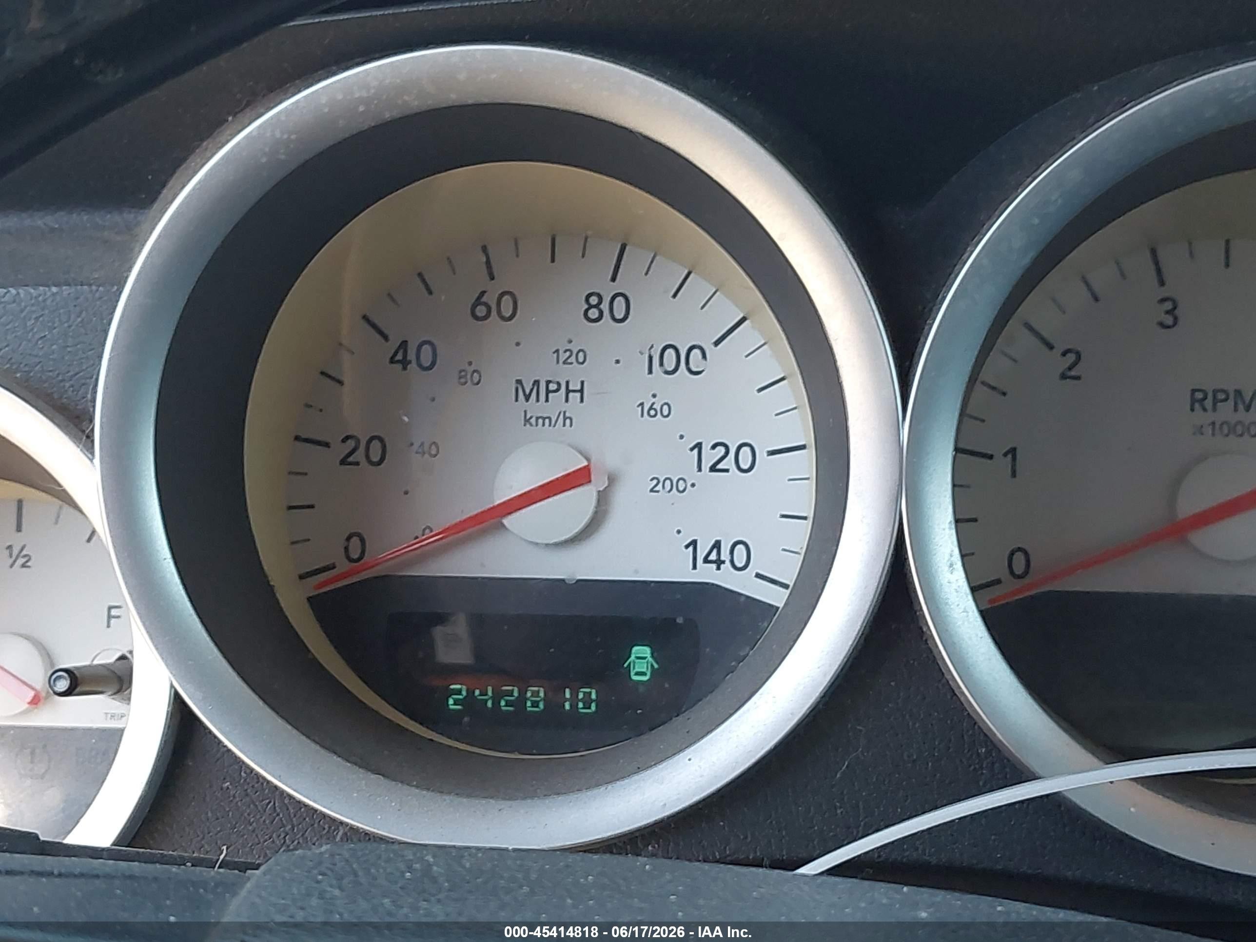 2007 Dodge Charger   Silver vin: 2B3KA43G07H826473