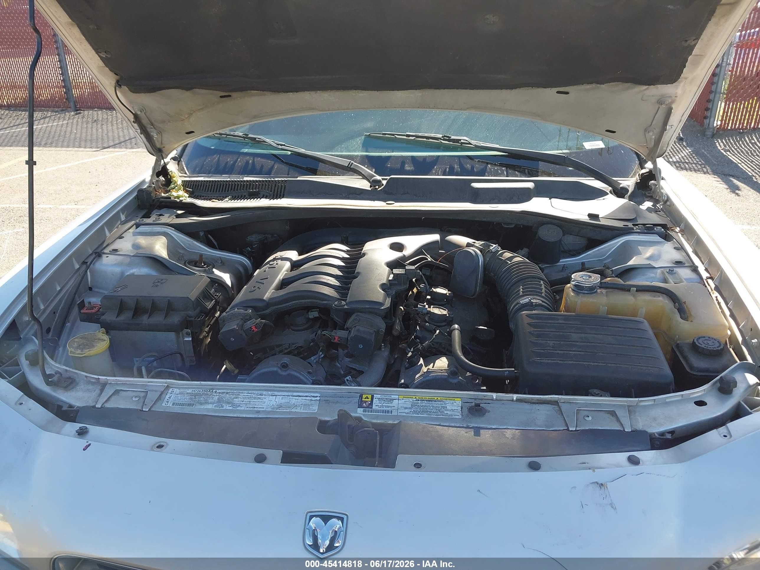 2007 Dodge Charger   Silver vin: 2B3KA43G07H826473