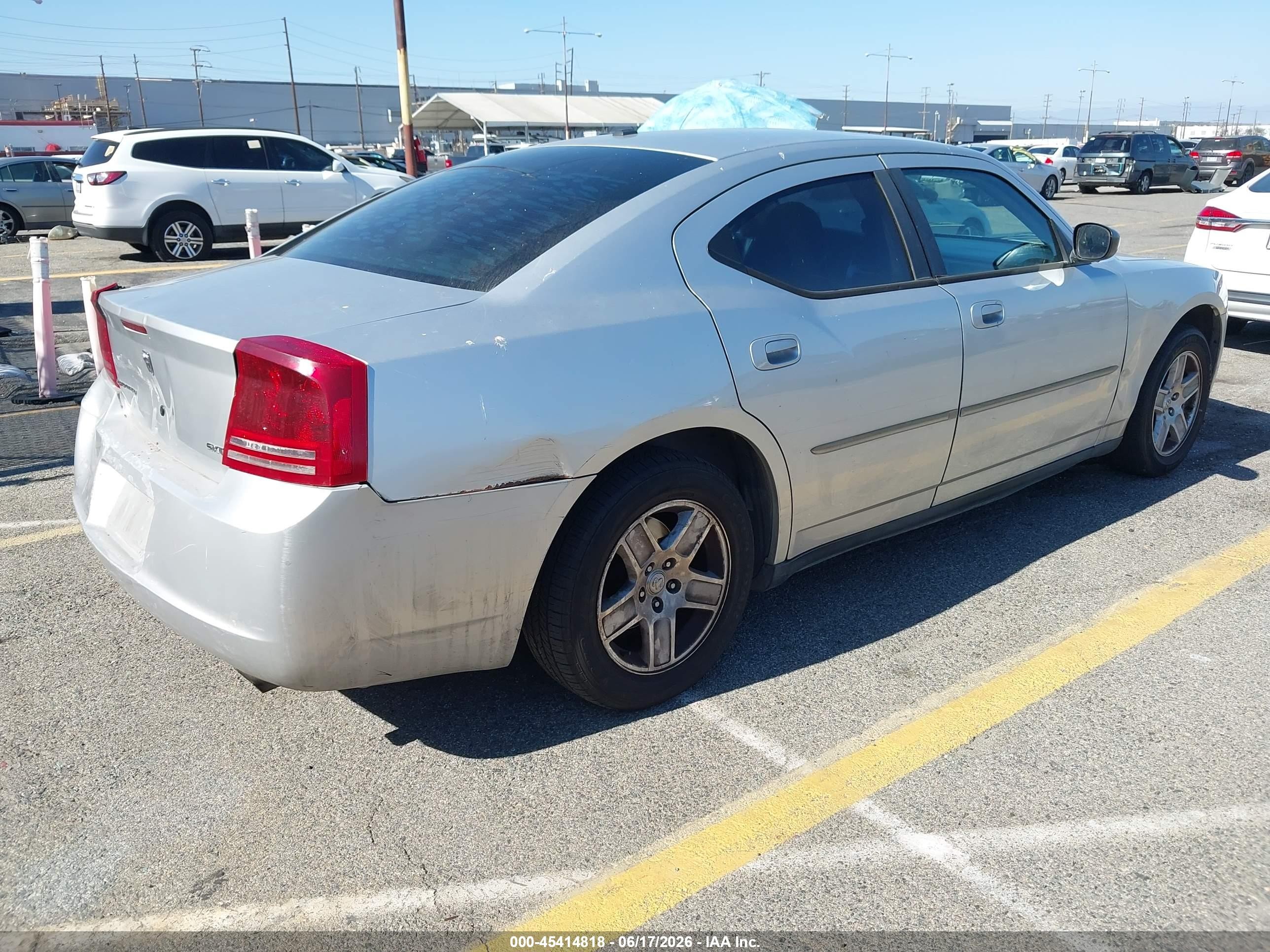 2007 Dodge Charger   Silver vin: 2B3KA43G07H826473