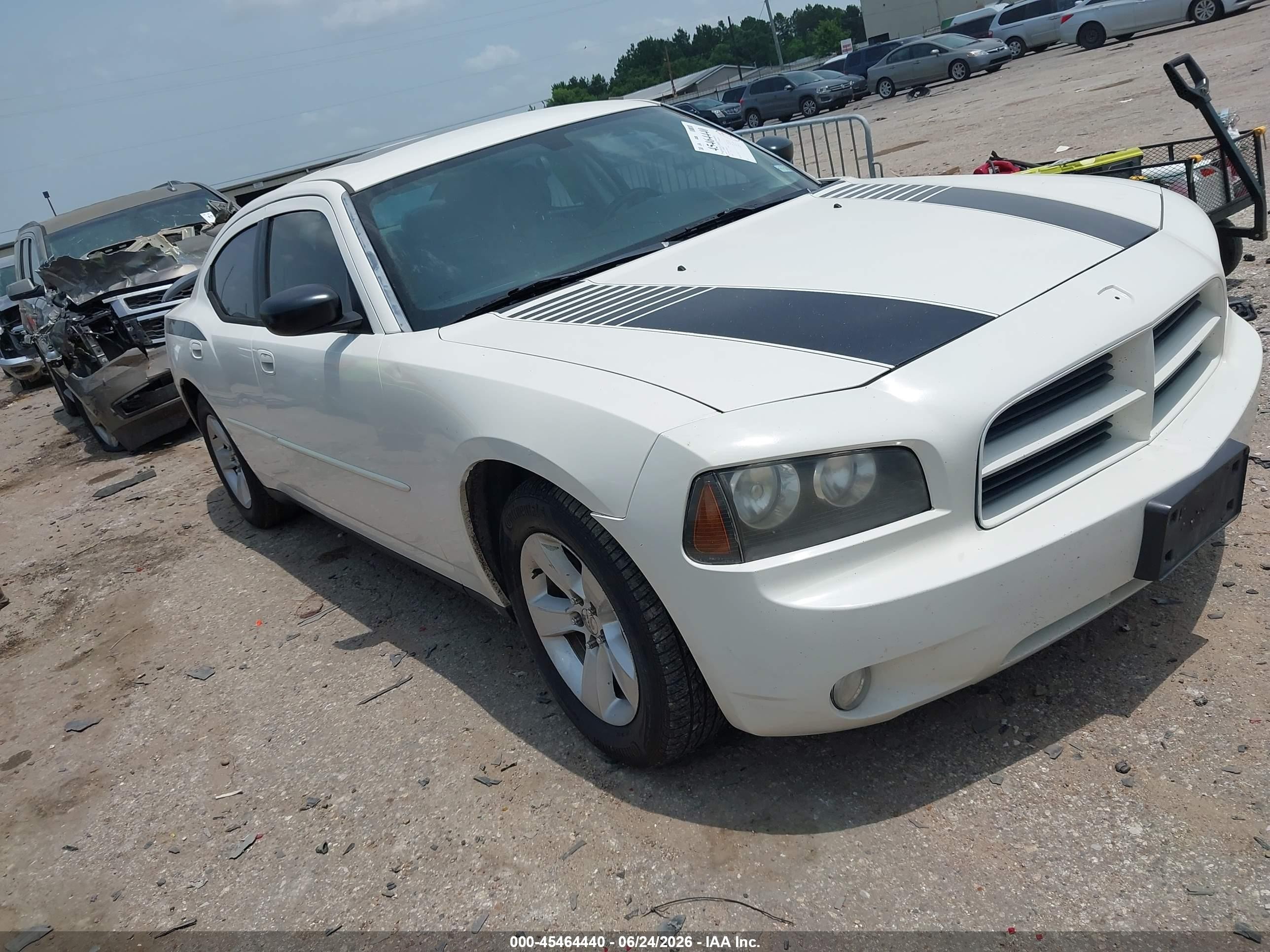 2007 Dodge Charger   White vin: 2B3KA43G47H893027