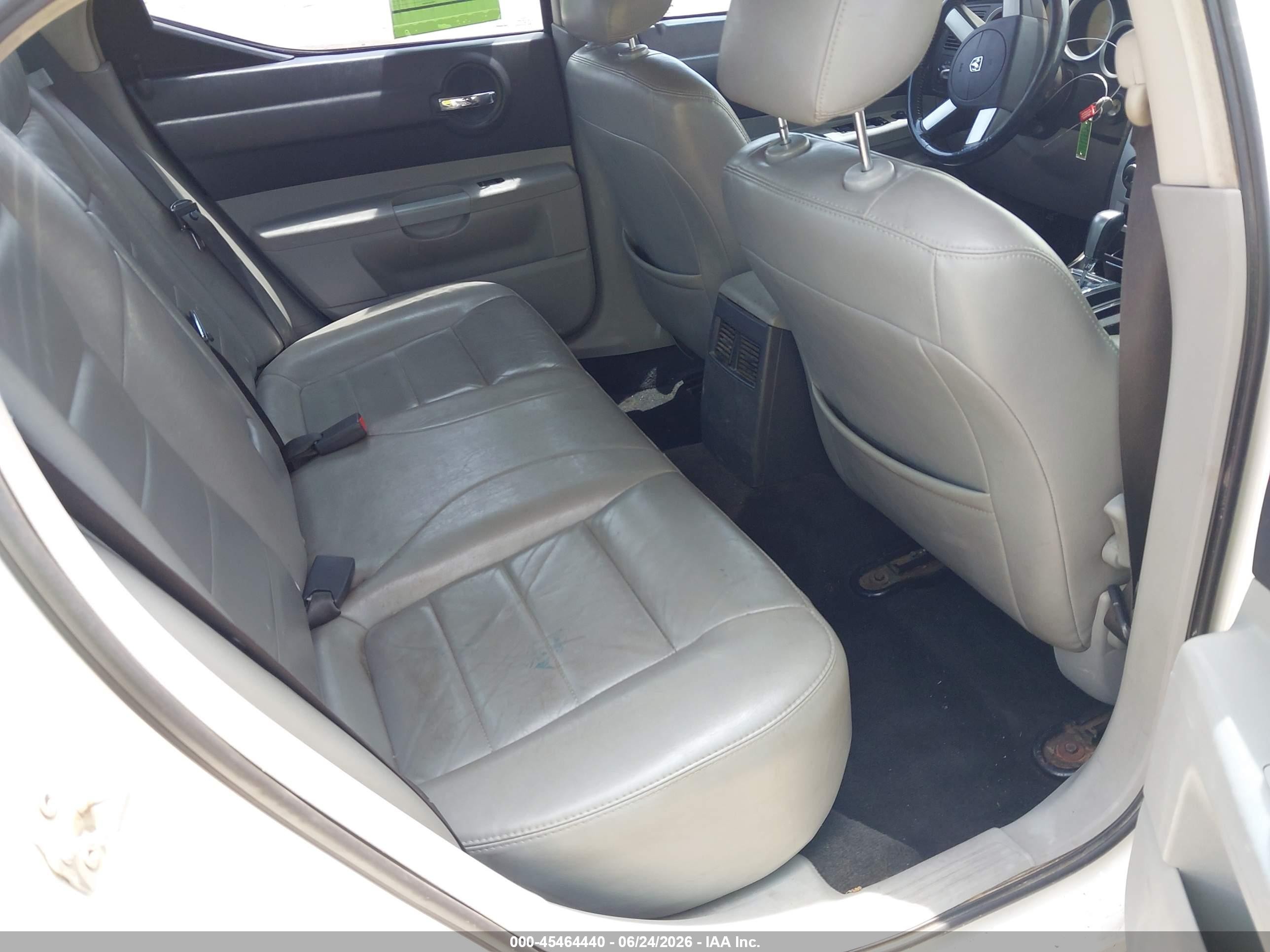 2007 Dodge Charger   White vin: 2B3KA43G47H893027