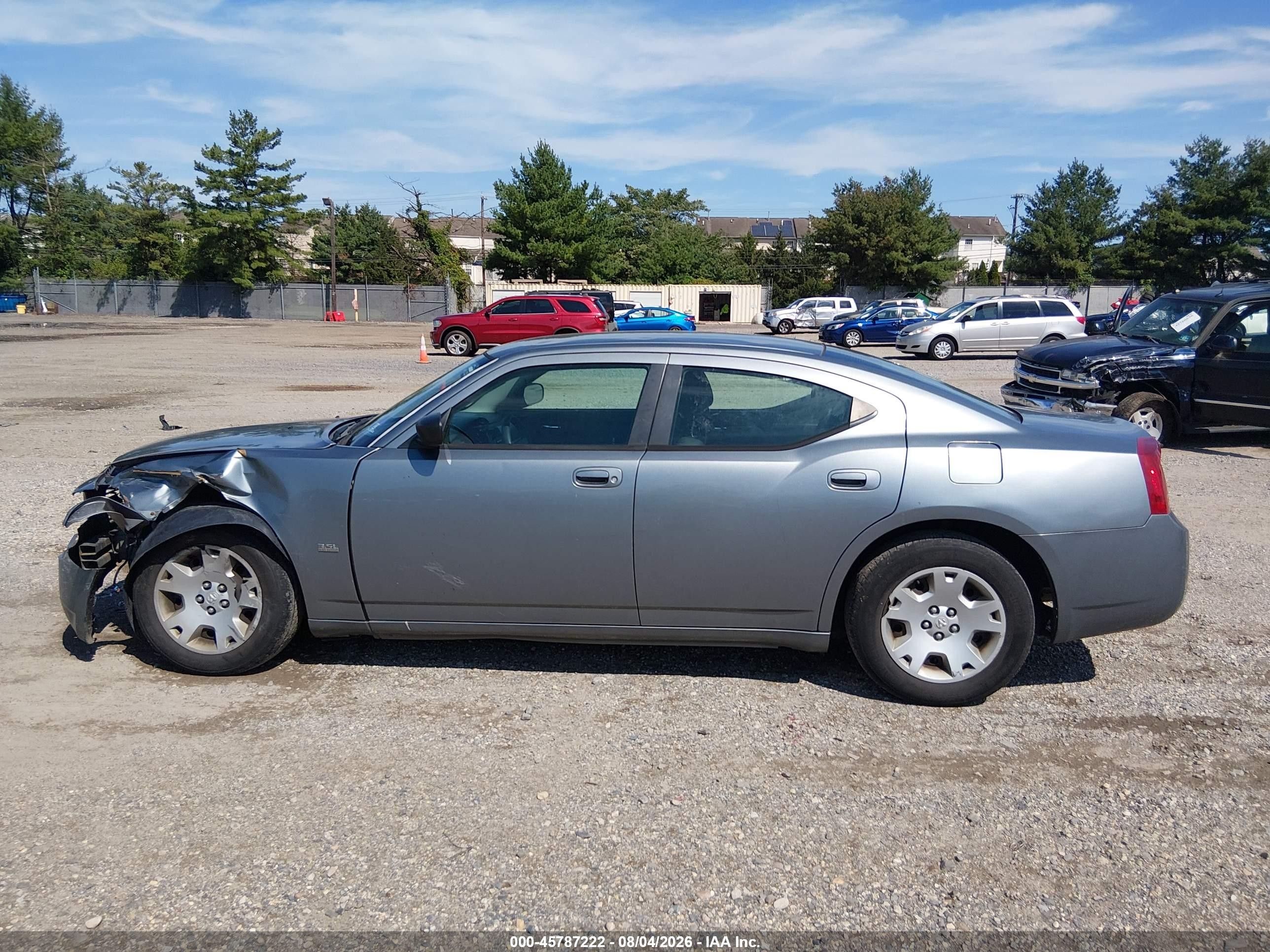 2007 Dodge Charger   Silver vin: 2B3KA43G57H707155
