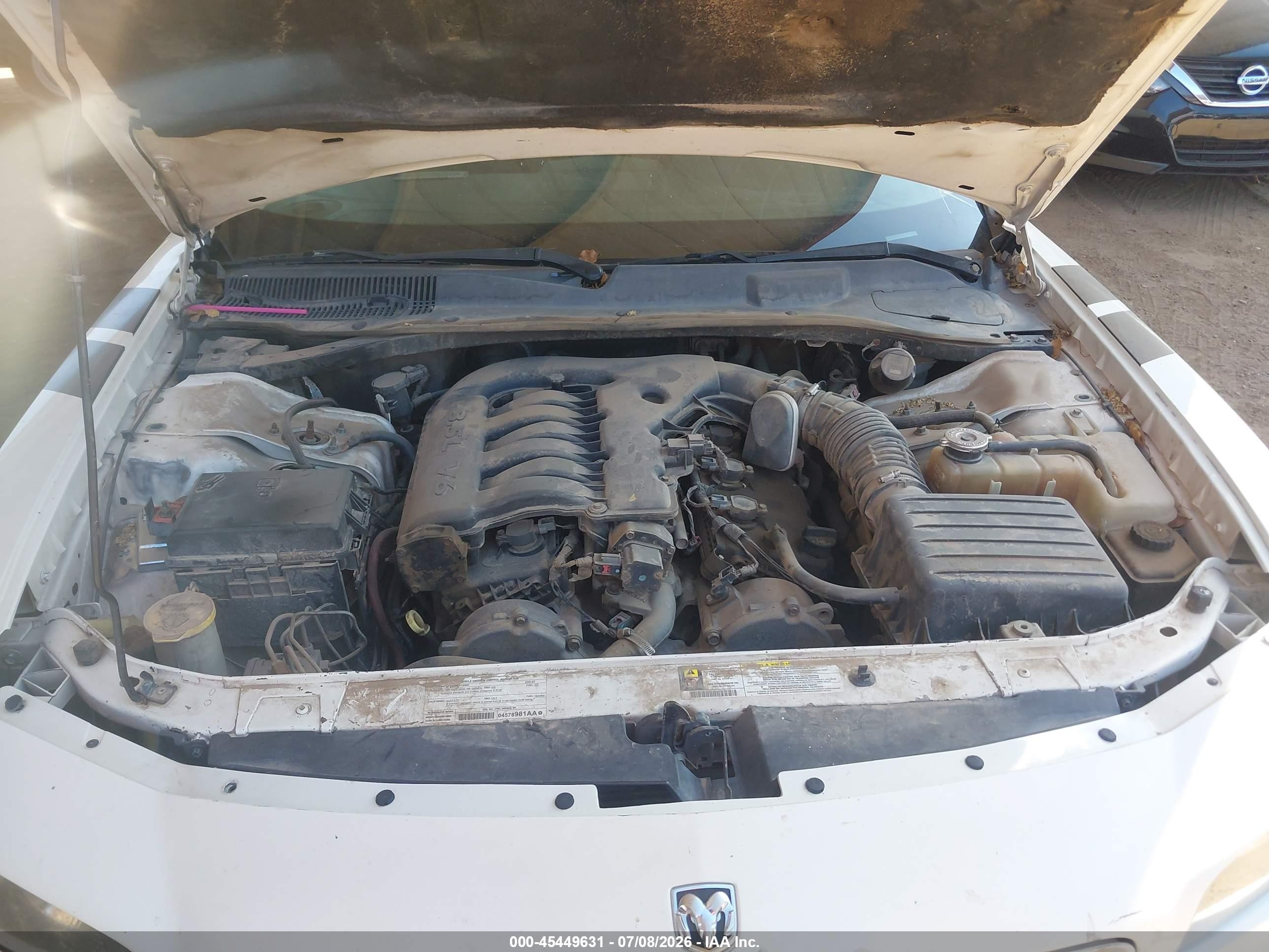 2008 Dodge Charger   White vin: 2B3KA43G58H244712