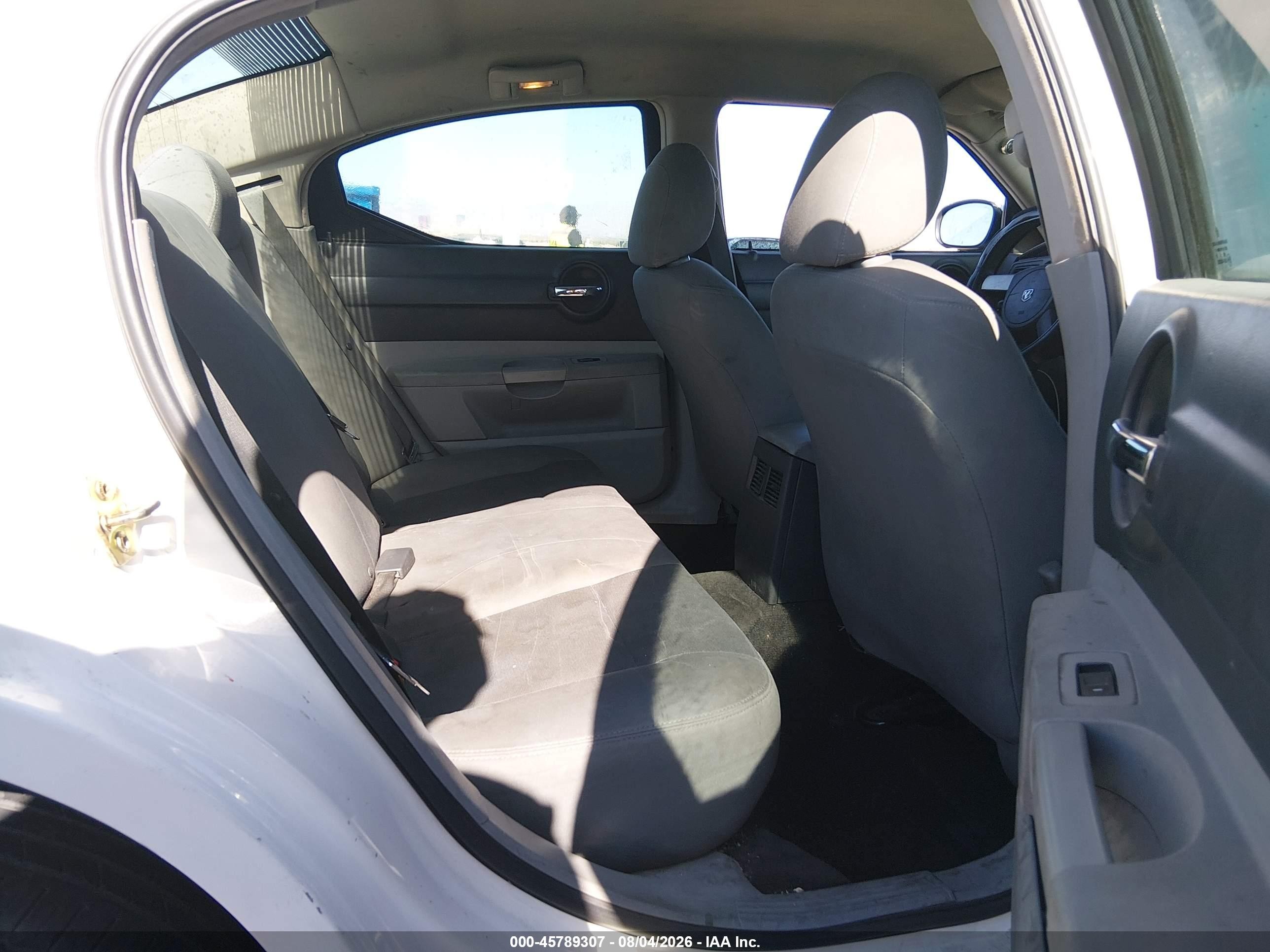 2006 Dodge Charger   White vin: 2B3KA43G66H472652