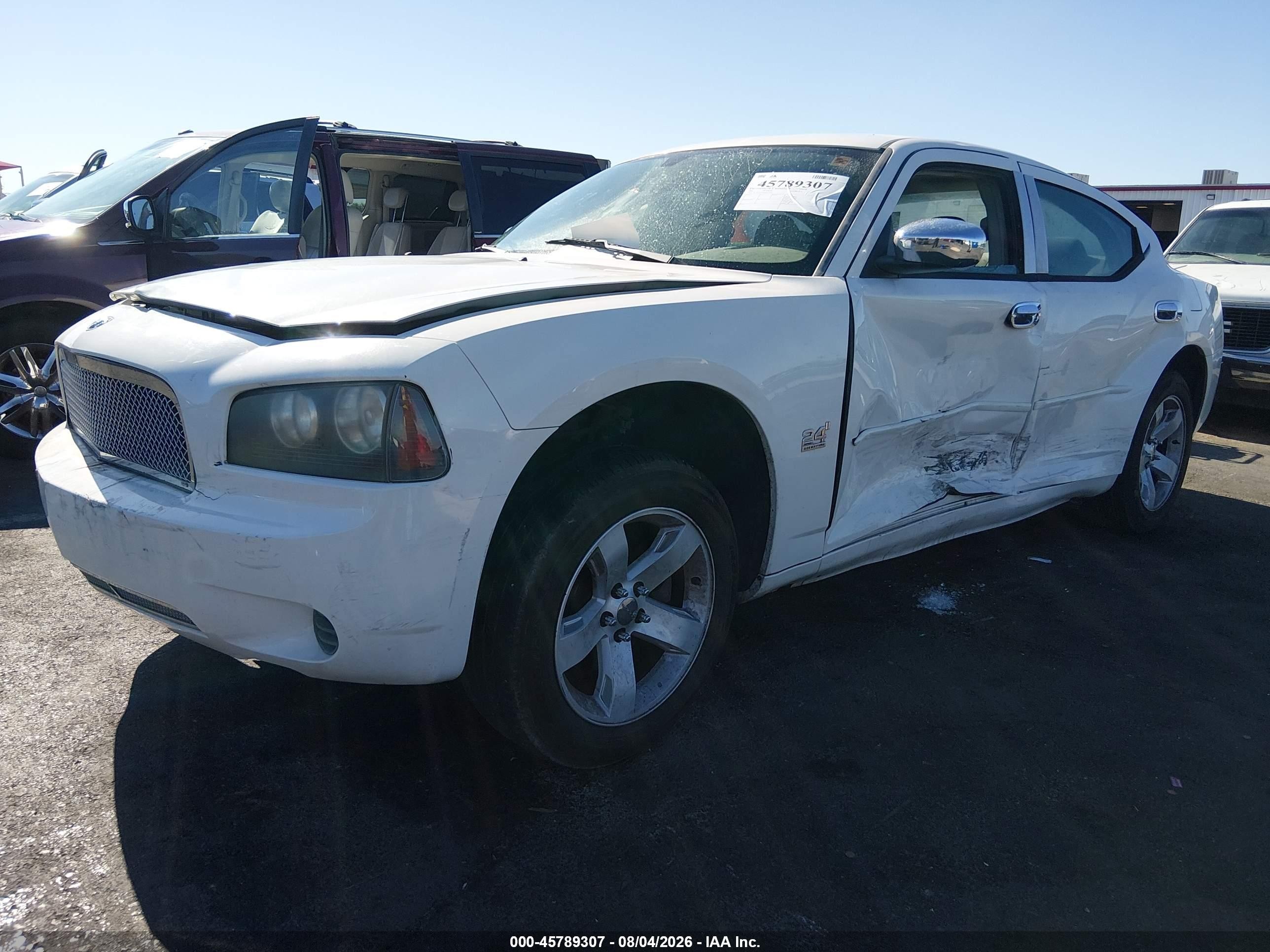 2006 Dodge Charger   White vin: 2B3KA43G66H472652
