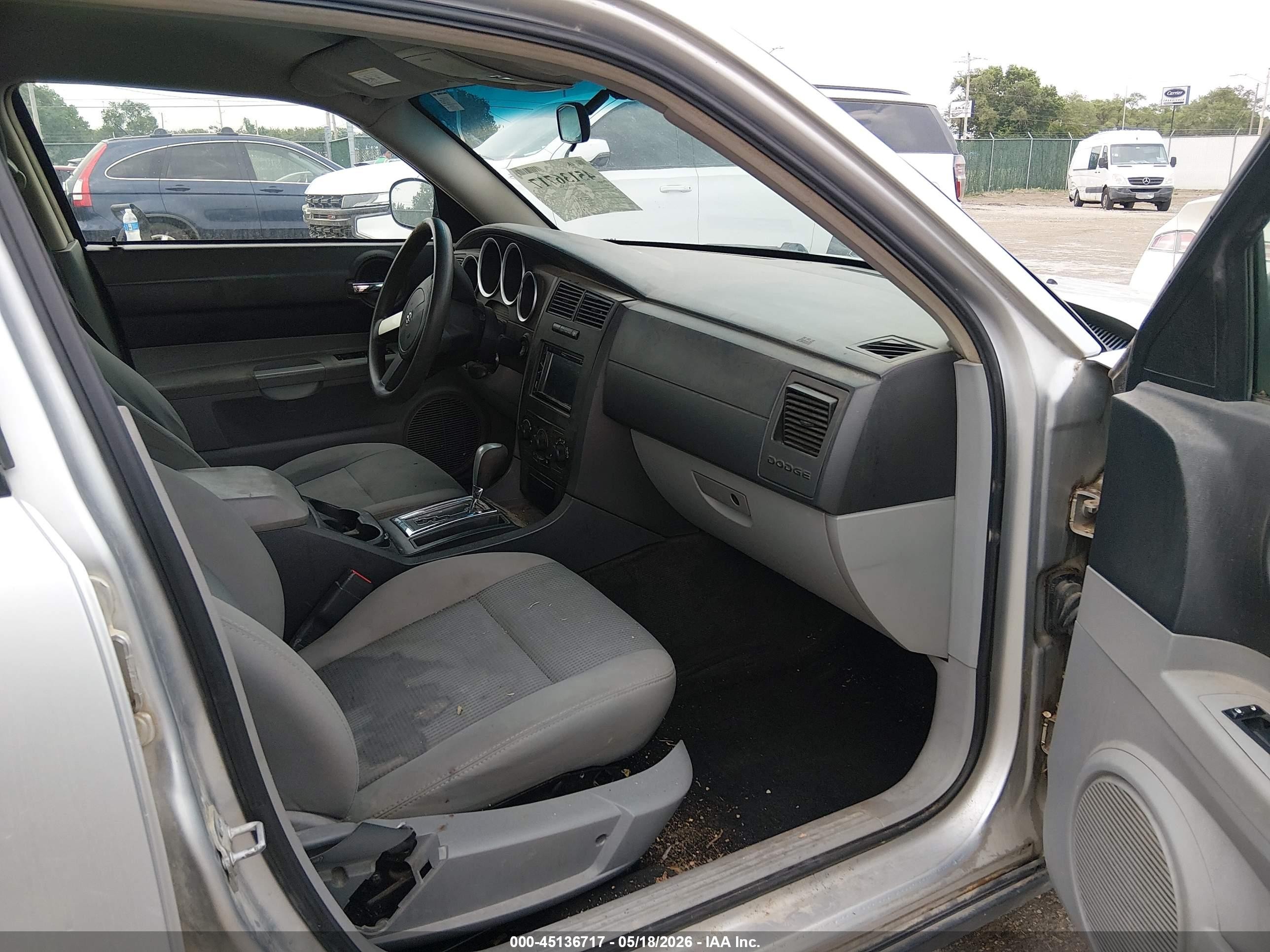 2007 Dodge Charger   Silver vin: 2B3KA43G77H882314