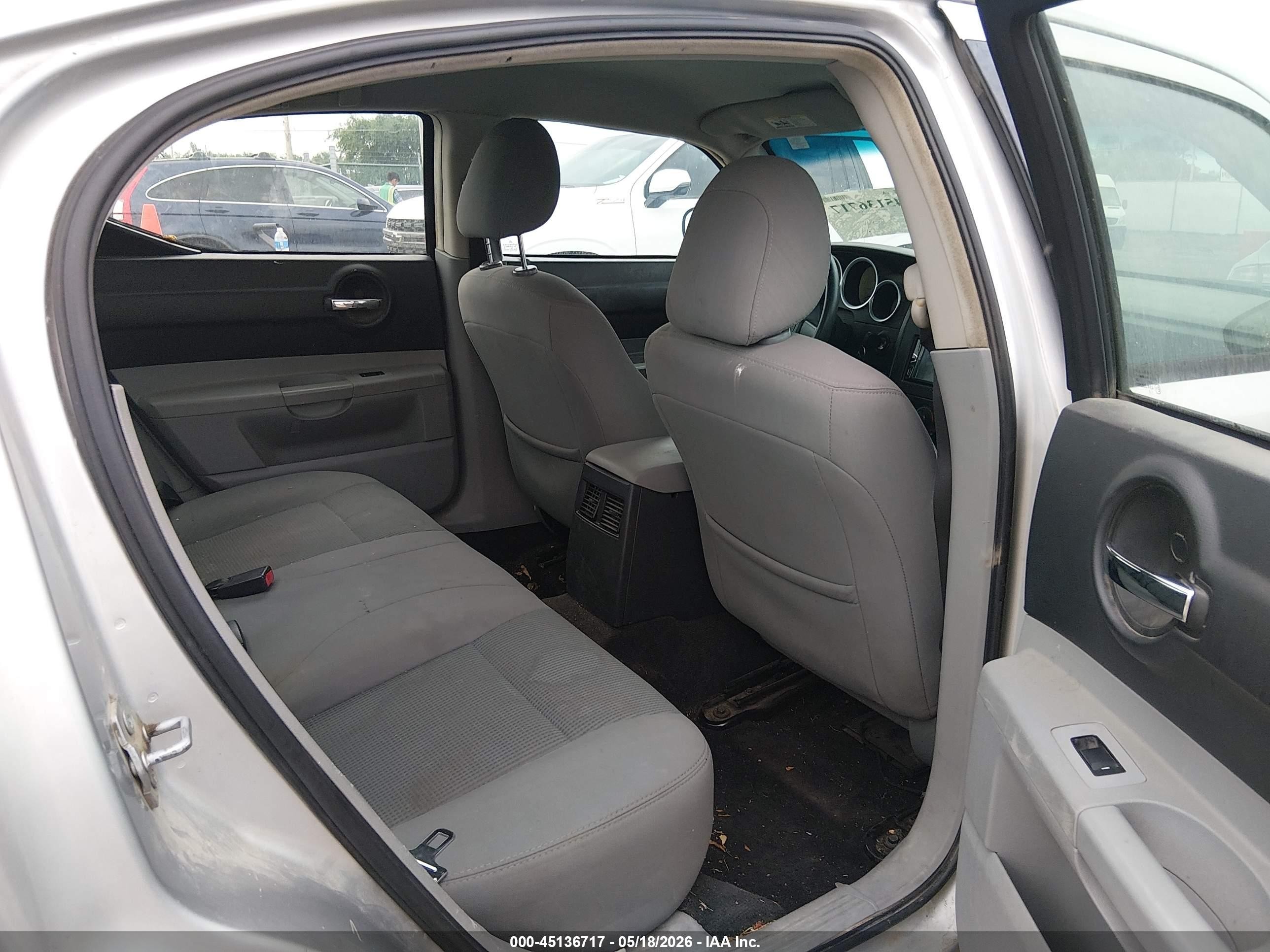 2007 Dodge Charger   Silver vin: 2B3KA43G77H882314