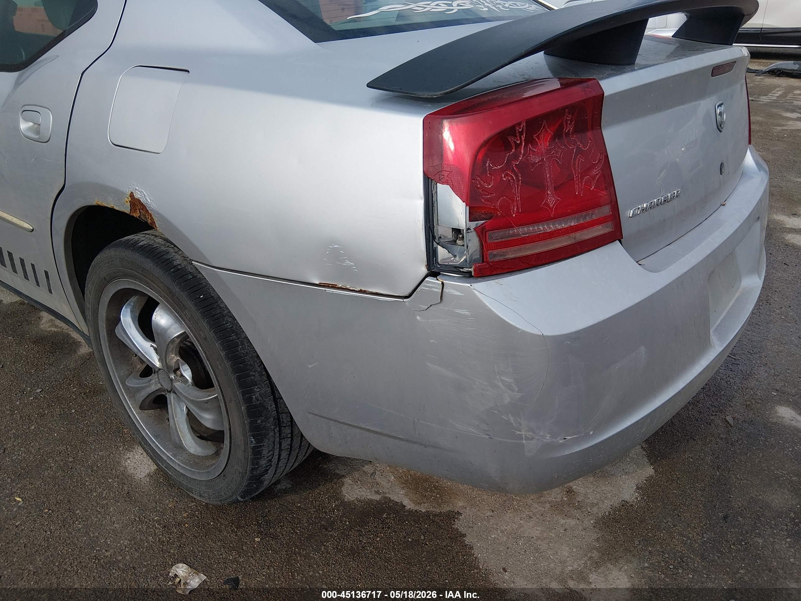 2007 Dodge Charger   Silver vin: 2B3KA43G77H882314